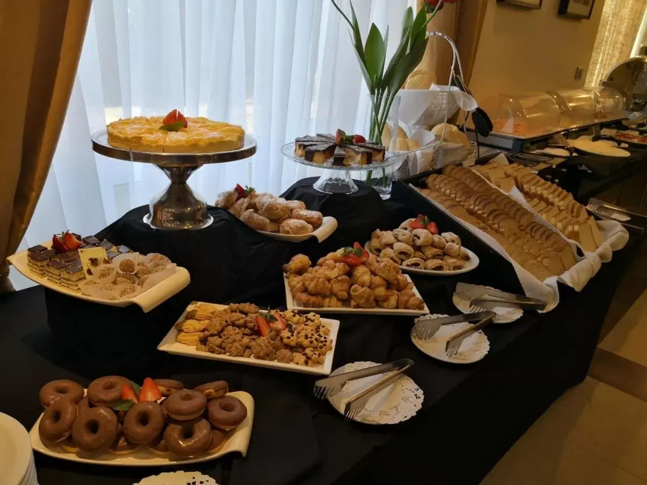 Buffet breakfast, Food in Hotel Diego De Almagro Rancagua