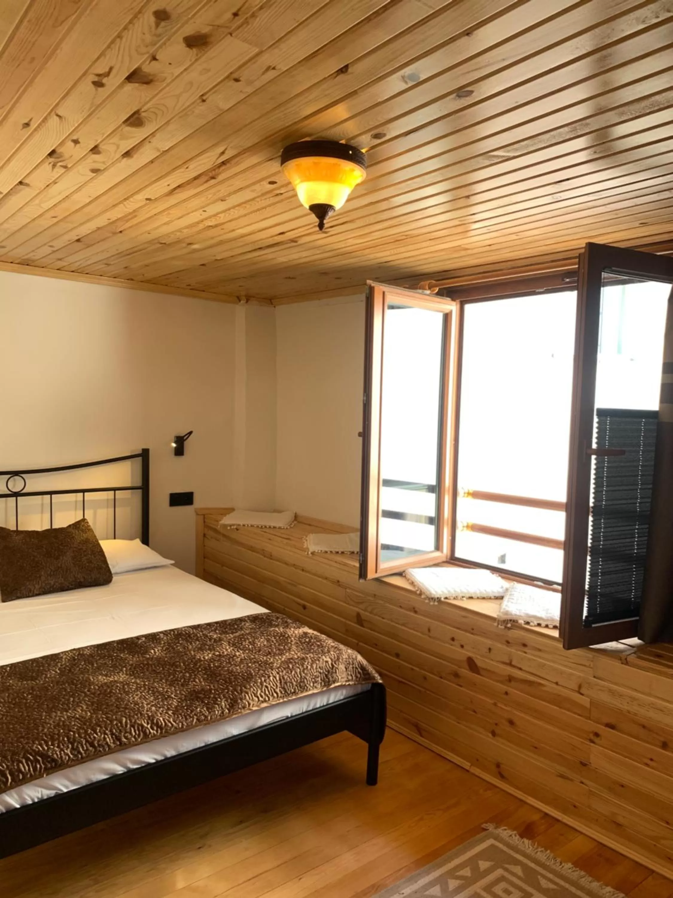 Photo of the whole room, Bed in Tom Square Boutique Hotel