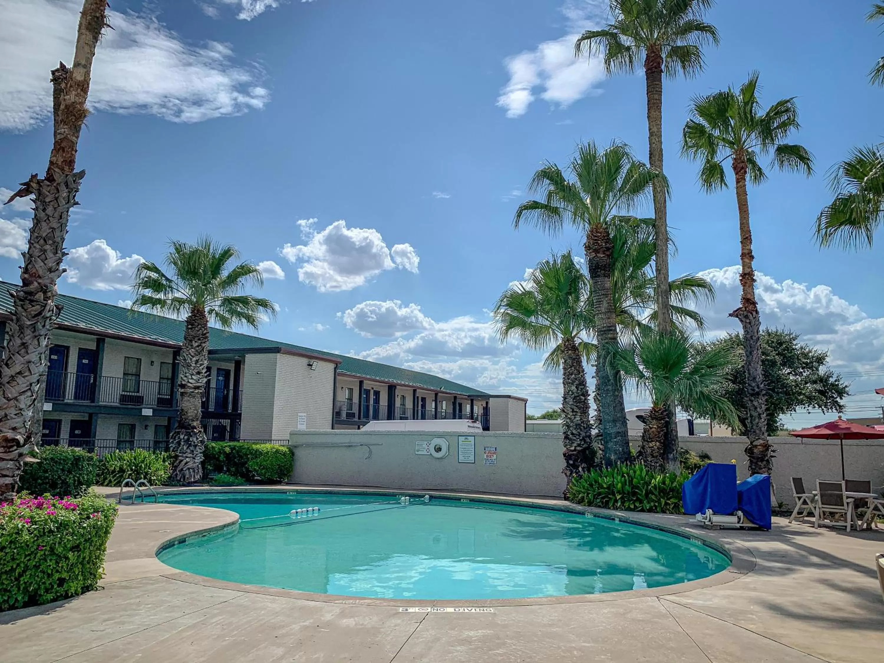 Floor plan in Studio 6 Laredo, Tx - North I-35