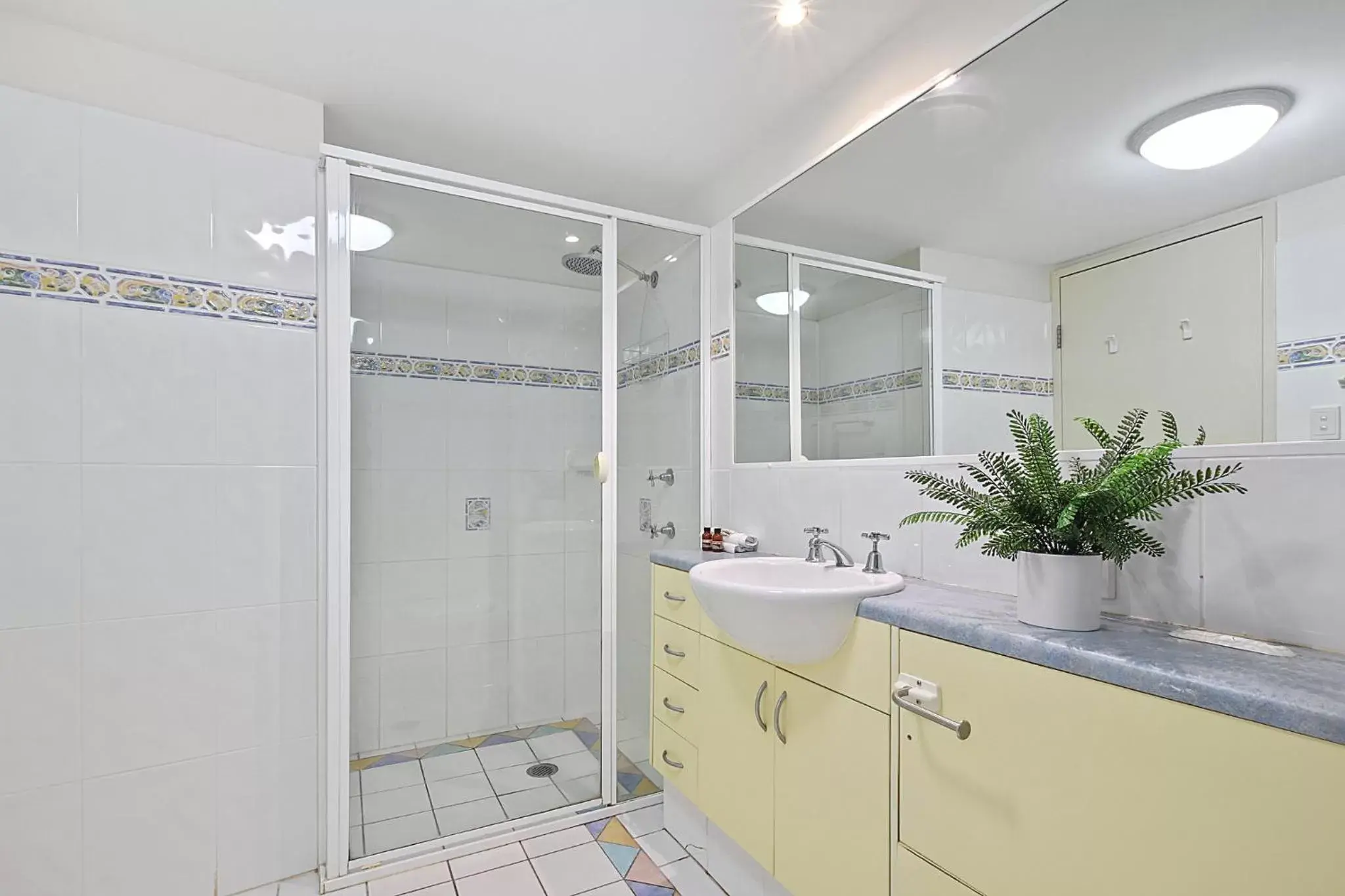 Bathroom in Lennox Beach Resort