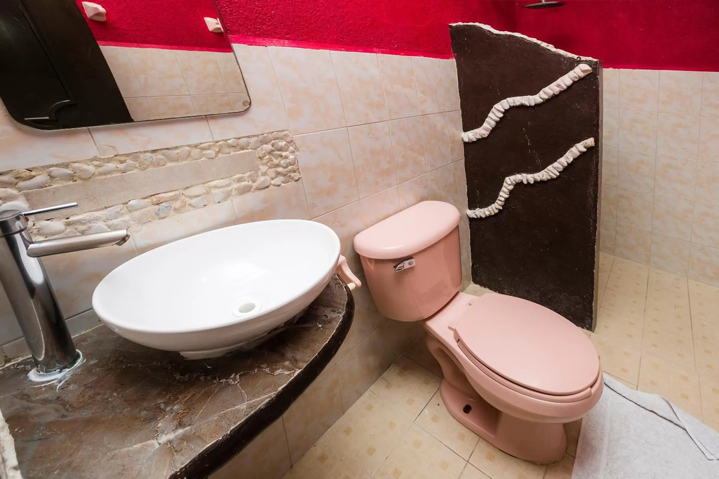 Bathroom in Hotel América