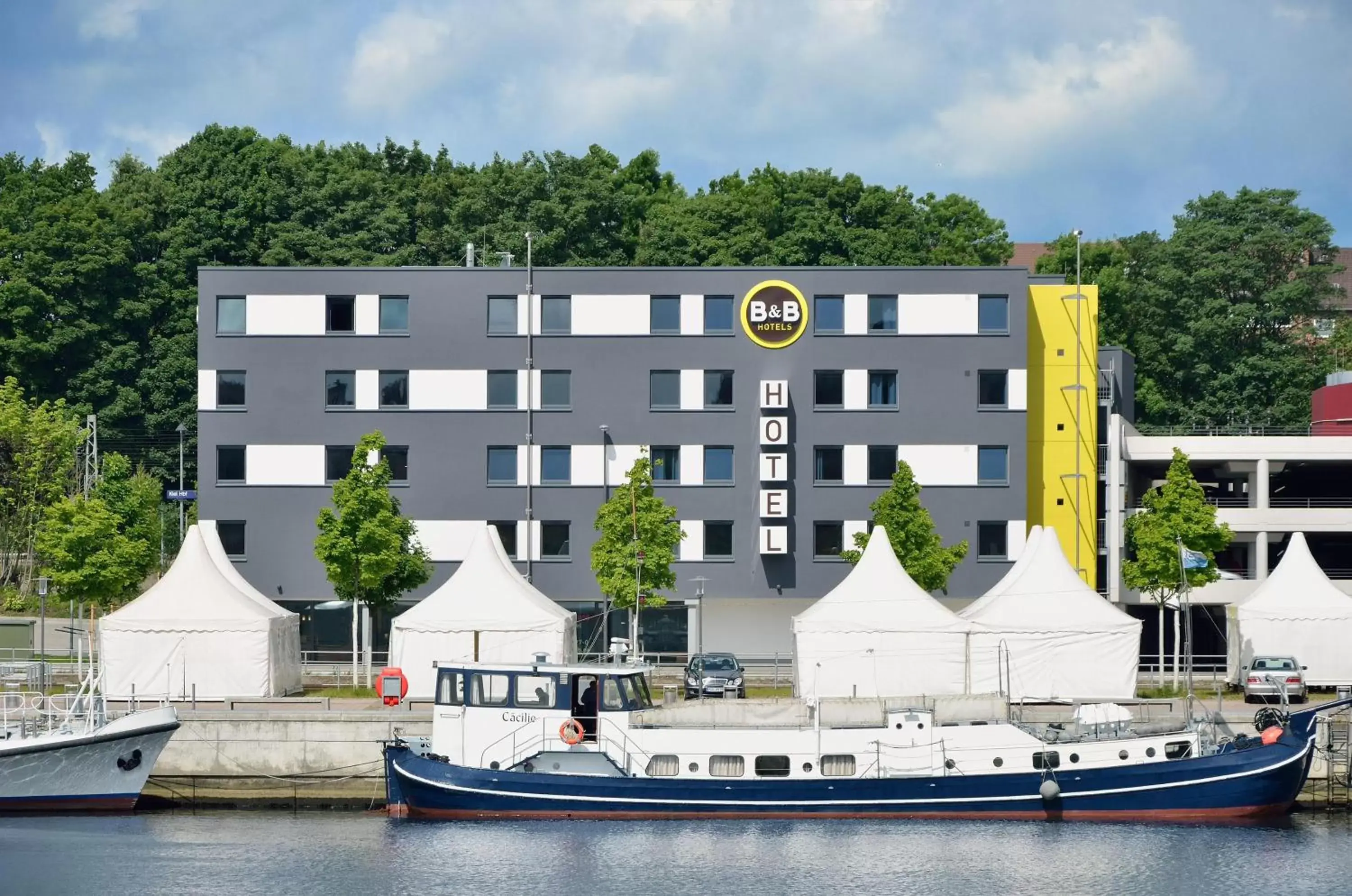 Property Building in B&B Hotel Kiel-City