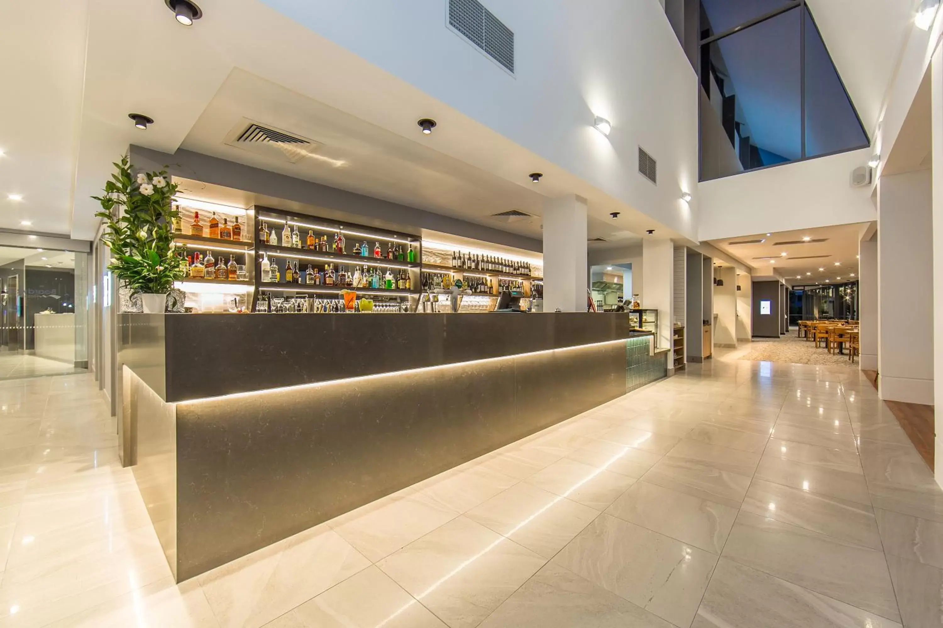 Lounge or bar, Lounge/Bar in Best Western Plus North Lakes Hotel