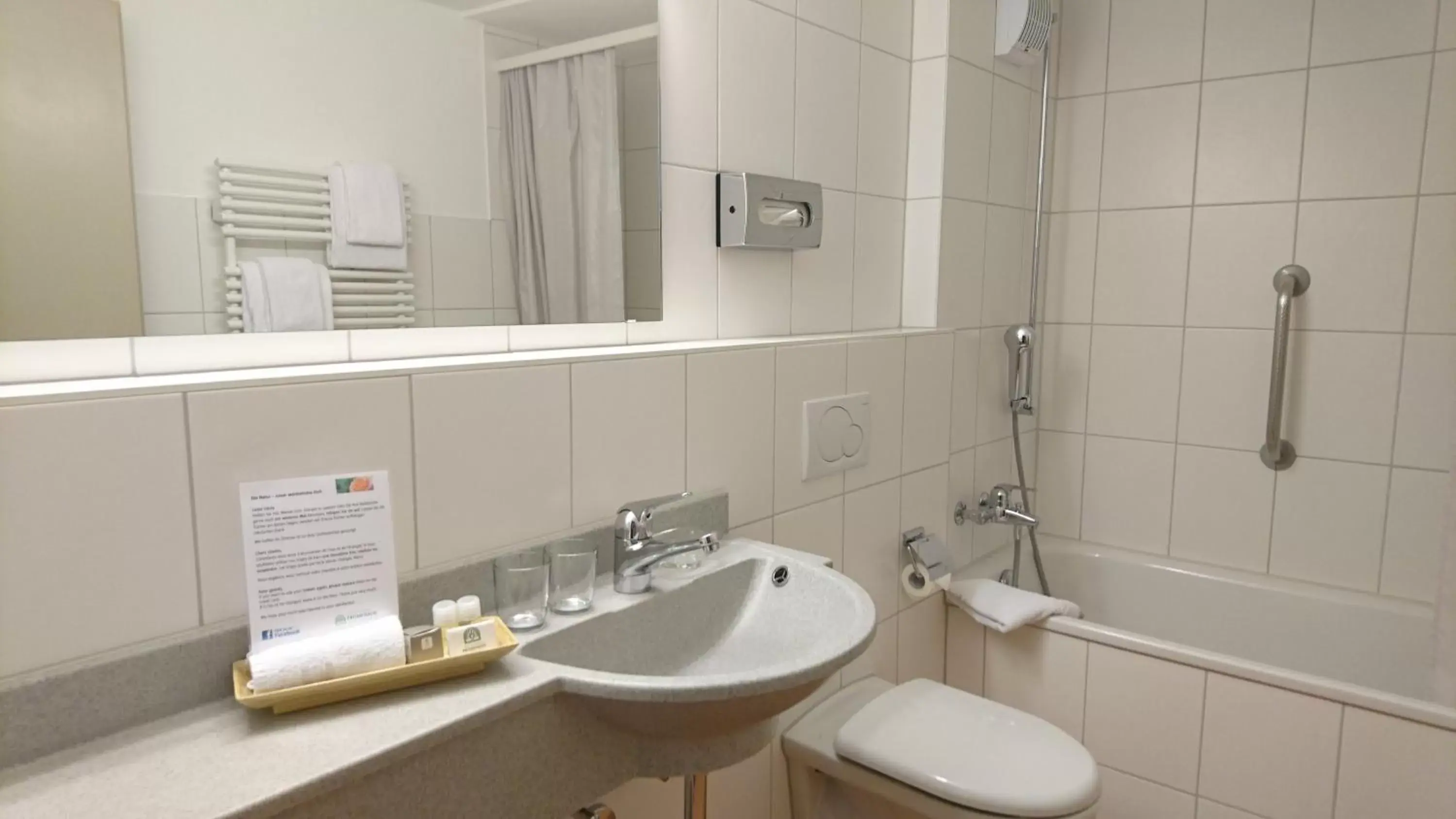 Shower, Bathroom in Hotel Promenade