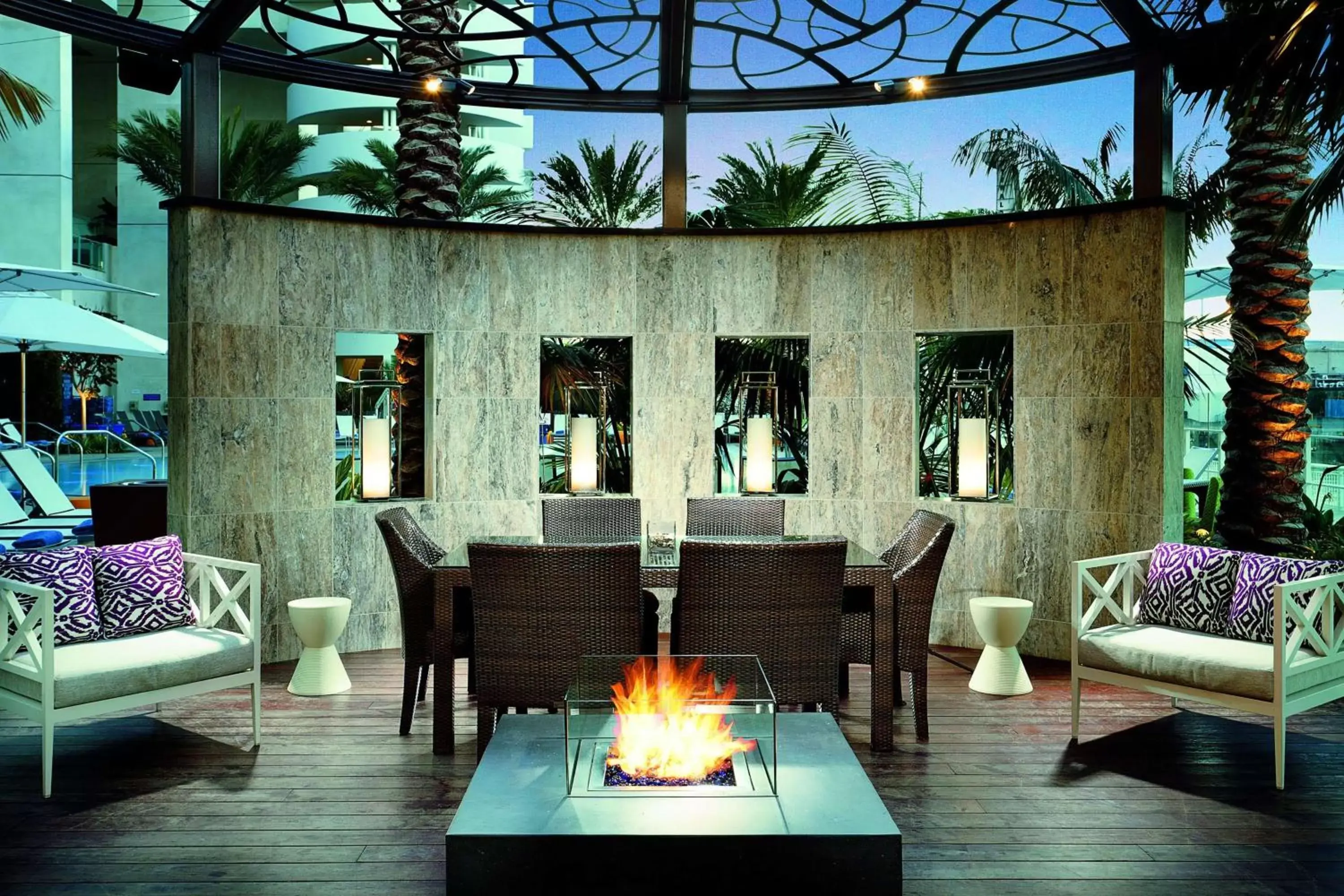 Lounge or bar in Hilton San Diego Bayfront