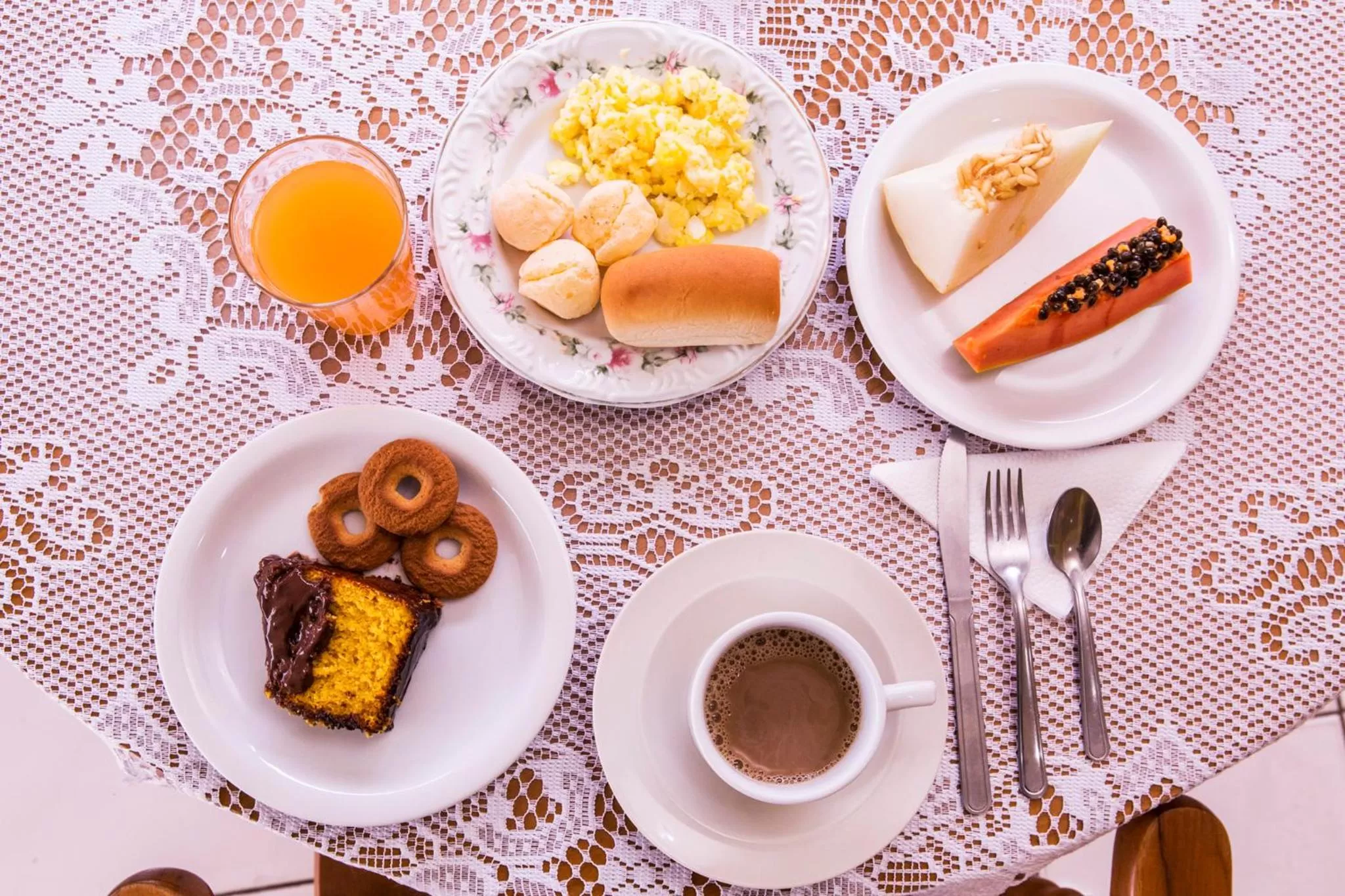 Breakfast in Grand Residences Pousadas