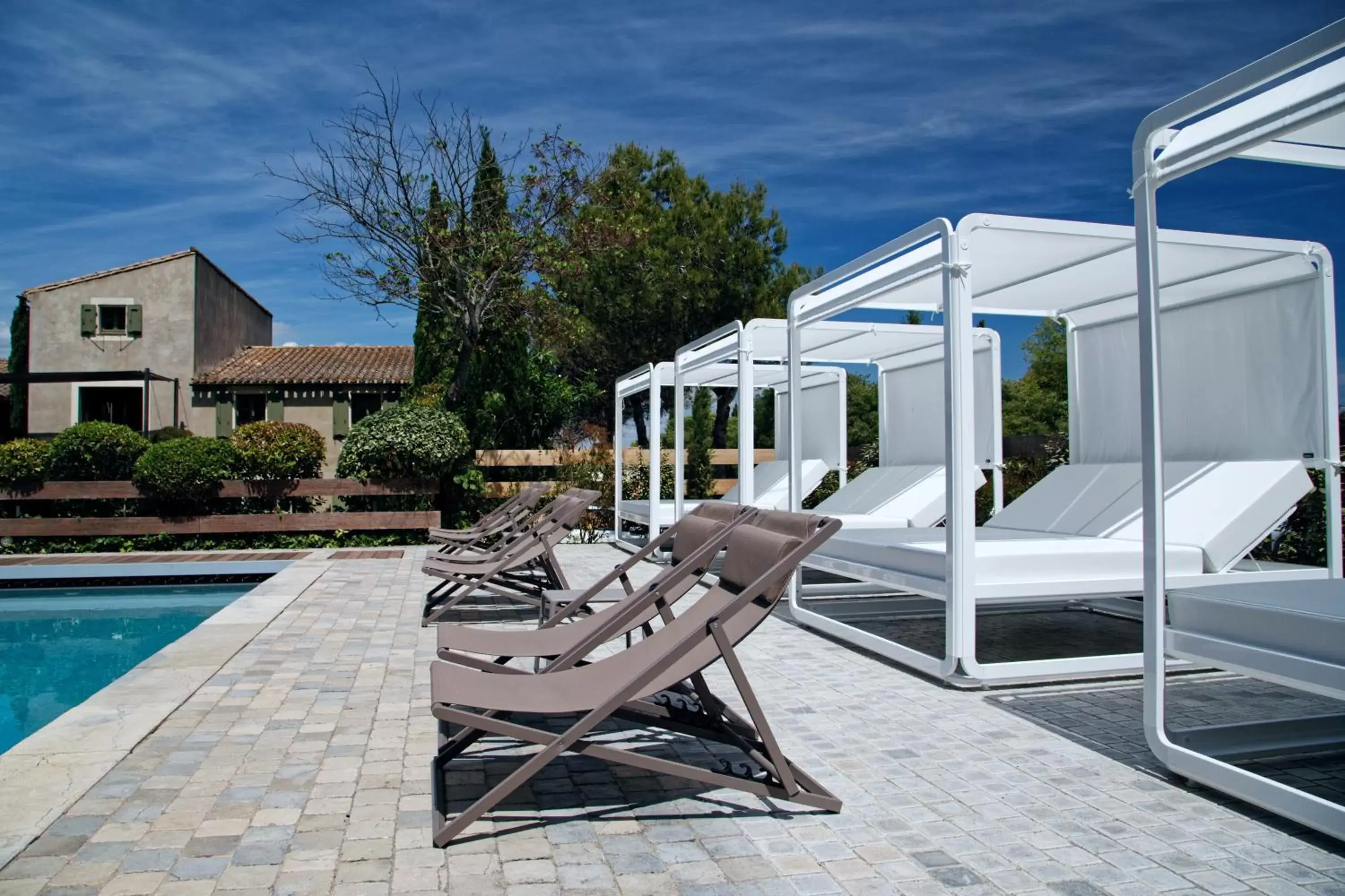Garden, Swimming Pool in Hôtel Montmorency & Spa