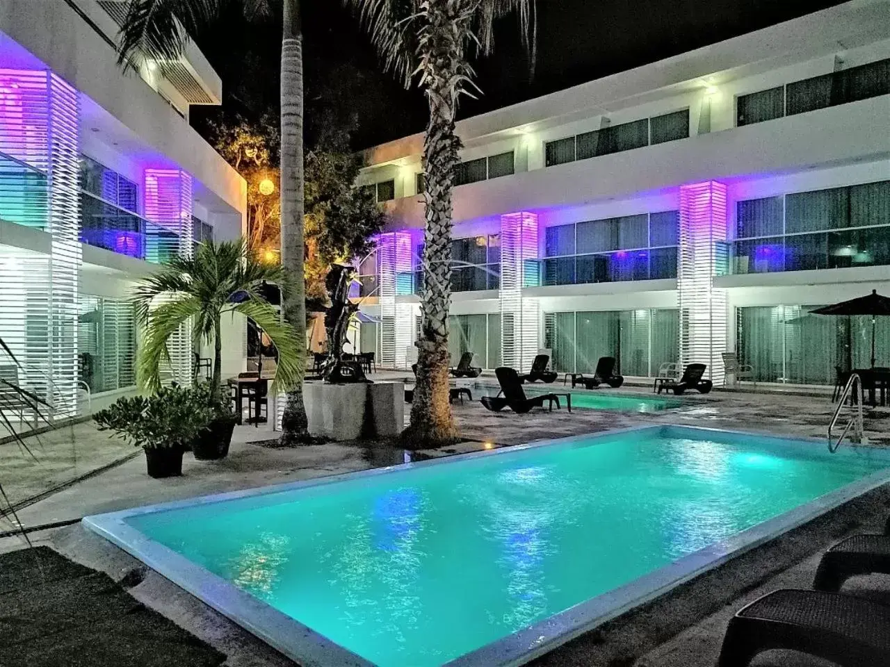 Swimming Pool in Hotel Los Cocos Chetumal
