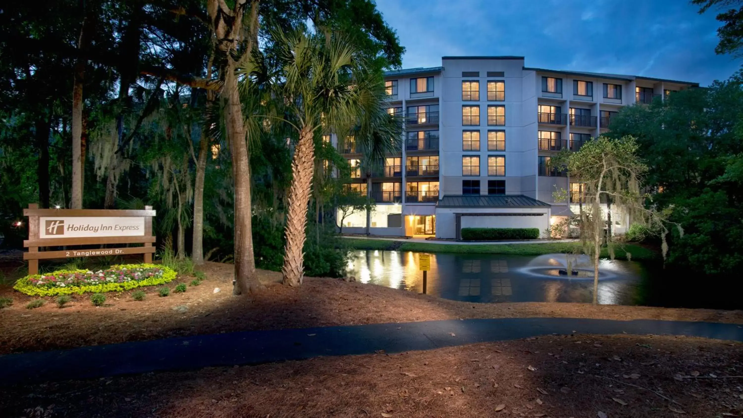 Property Building in Holiday Inn Express Hilton Head Island, an IHG Hotel