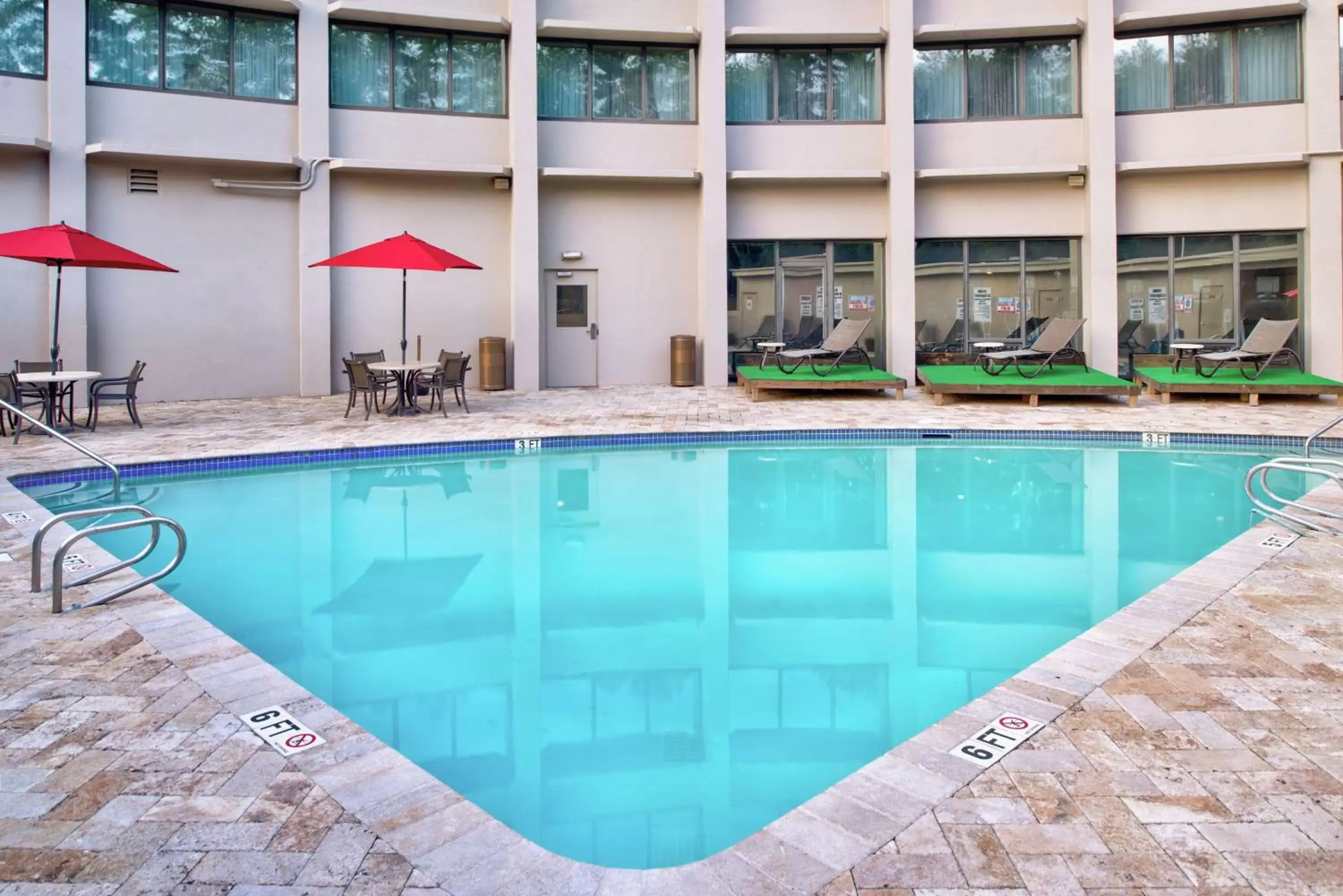 Pool view, Swimming Pool in DoubleTree by Hilton Atlanta North Druid Hills/Emory Area