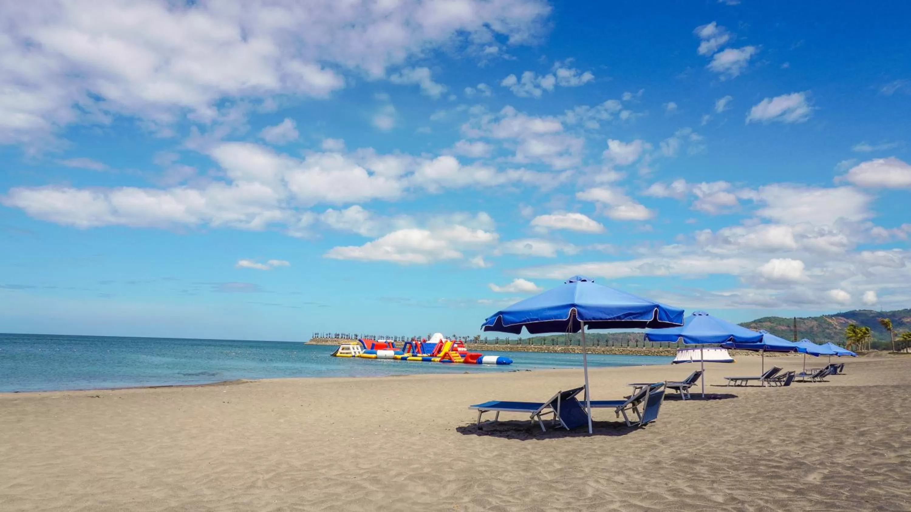 Beach in Las Casas Filipinas de Acuzar