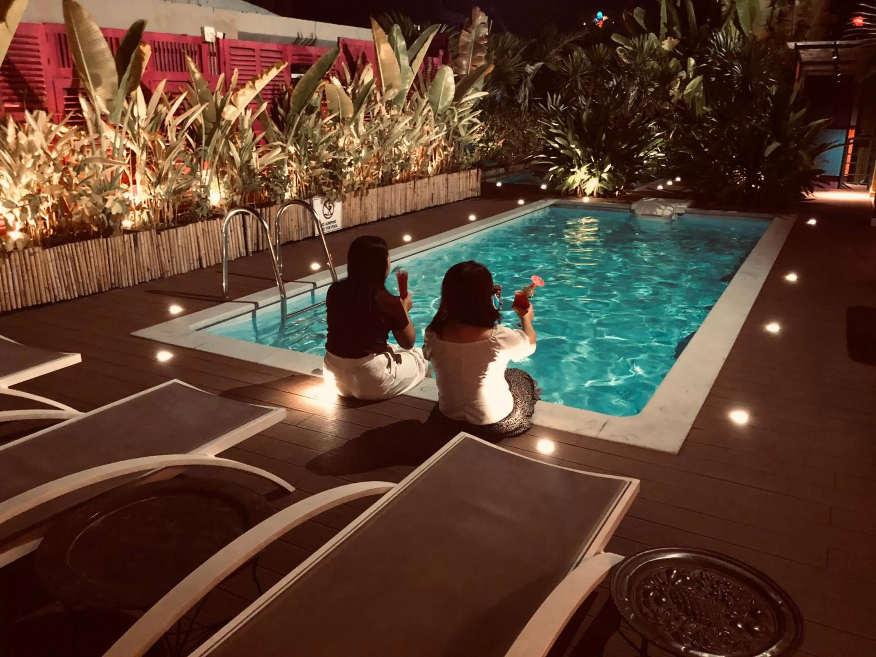 Lounge or bar, Swimming Pool in Prostyle Hotel Ho Chi Minh プロスタイルホテルホーチミン