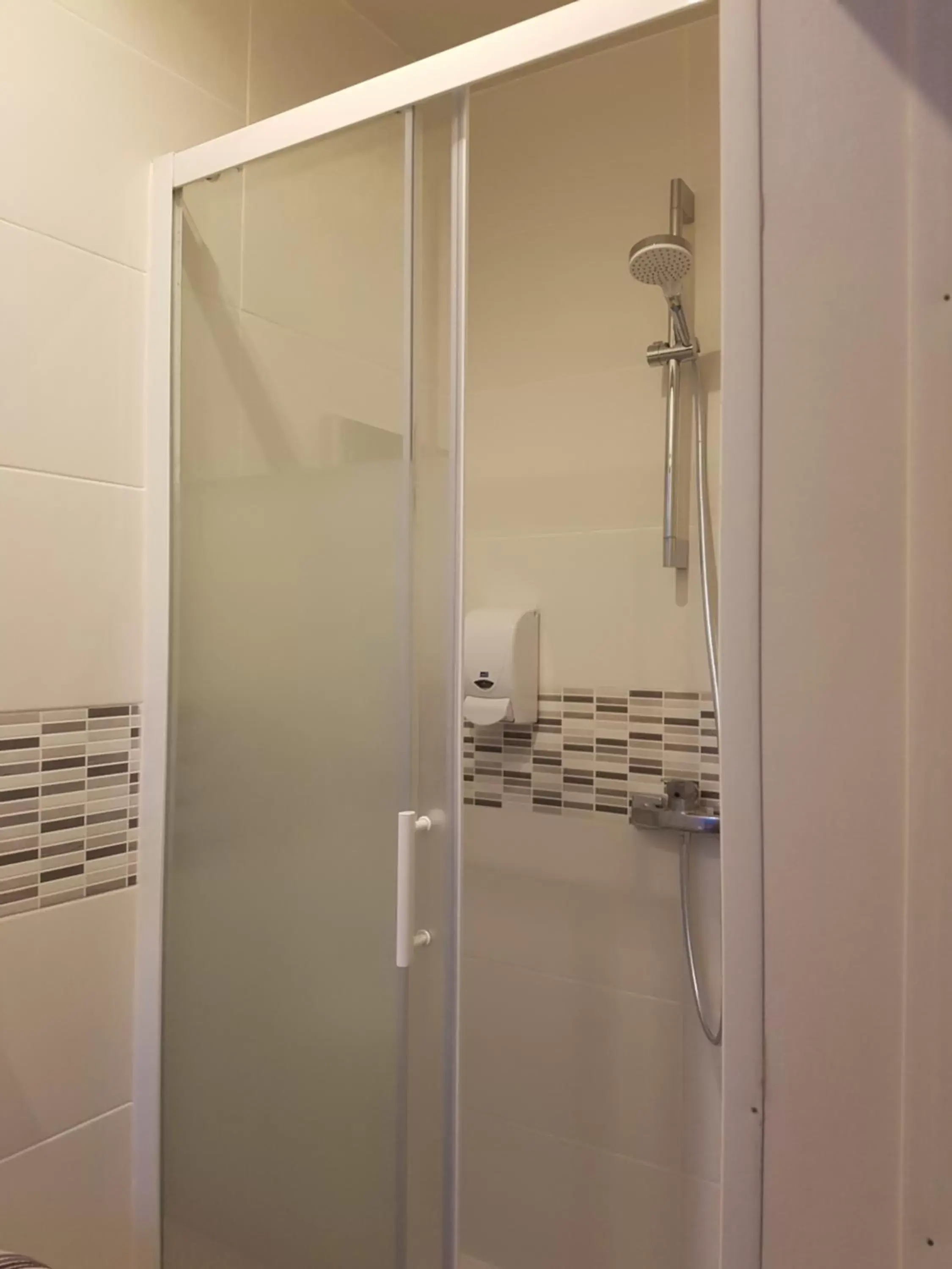 Bathroom in Hotel Bernieres