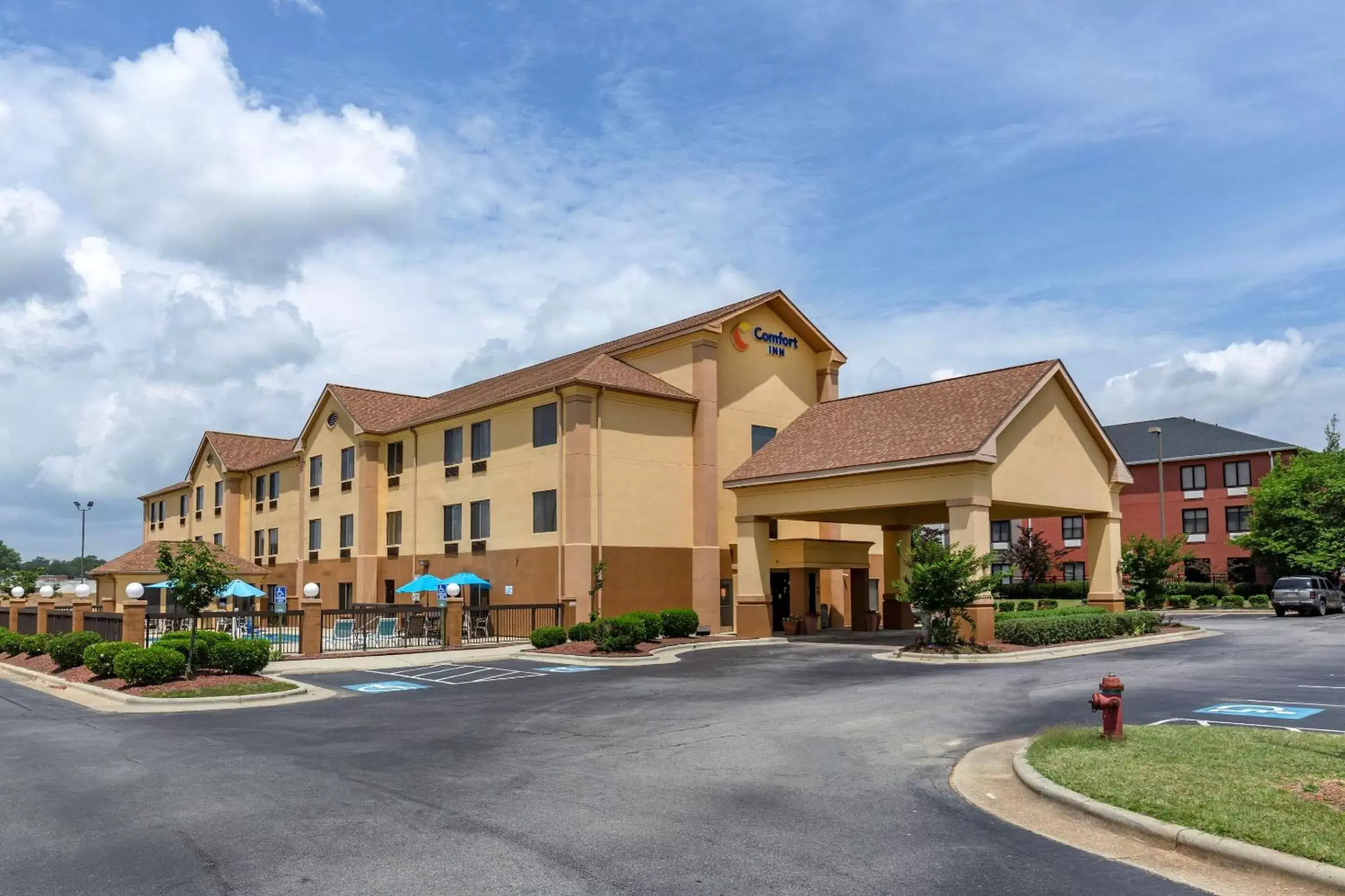 Property Building in Comfort Inn Garner Clayton I-40