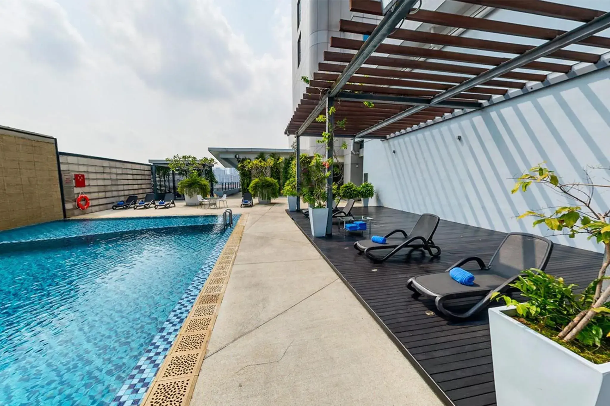 Swimming Pool in Vivatel Kuala Lumpur