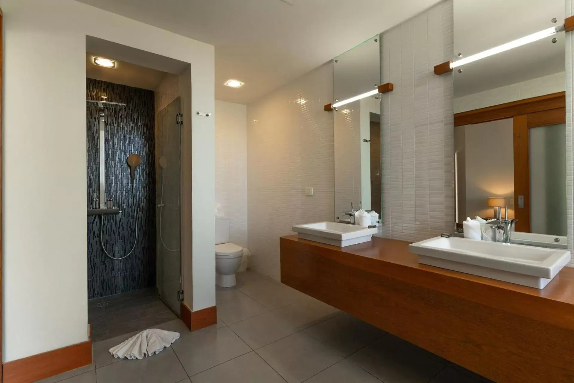 Bathroom in Ultravioleta Boutique Residences