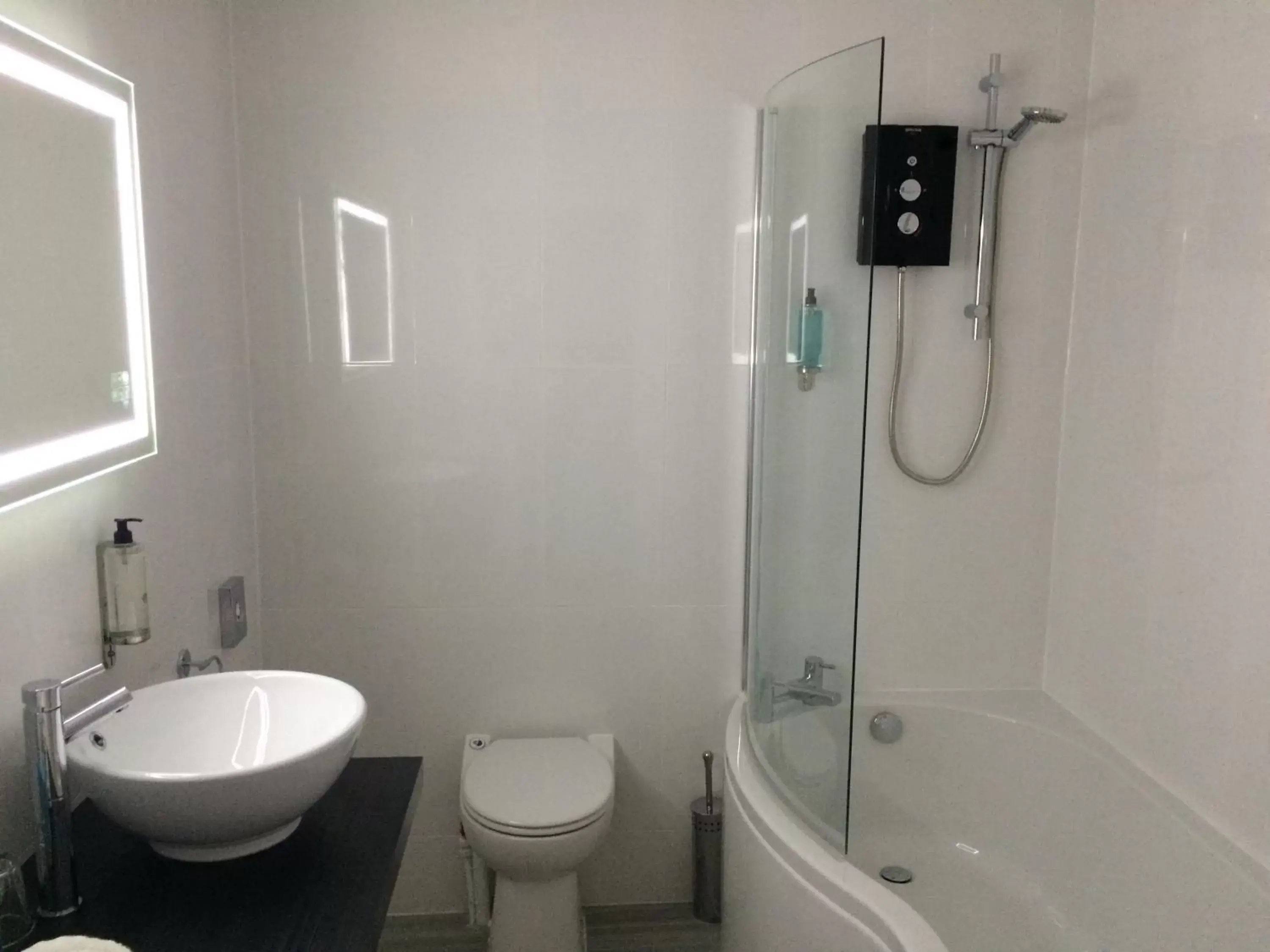 Bathroom in Portreath Arms
