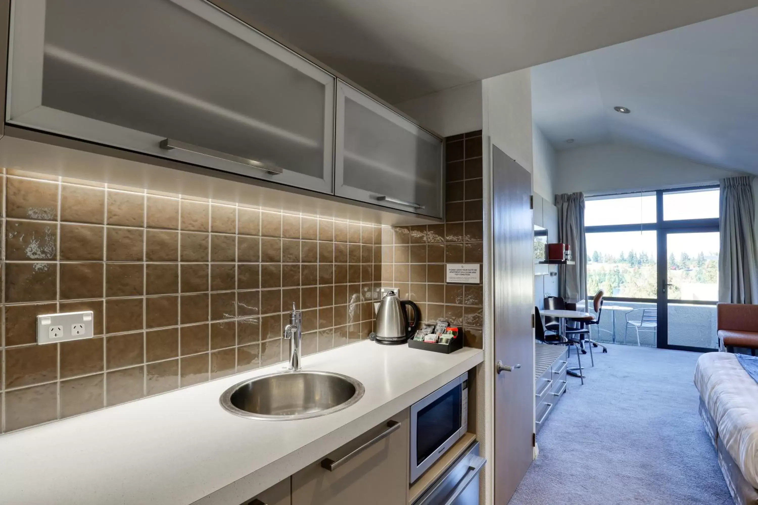 kitchen, Kitchen/Kitchenette in Garden Court Suites & Apartments