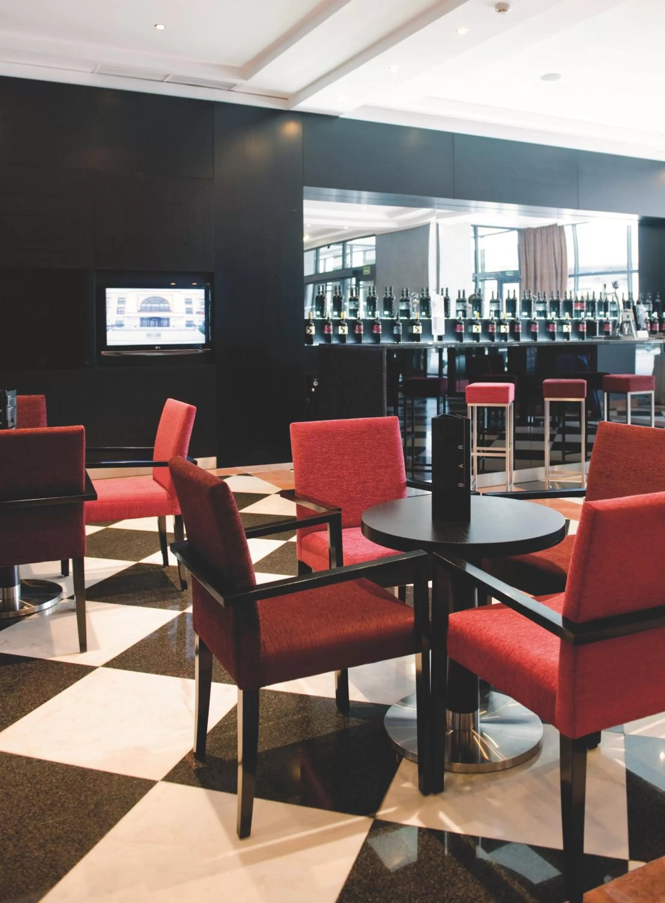 Lounge or bar in Vila Gale Porto - Centro