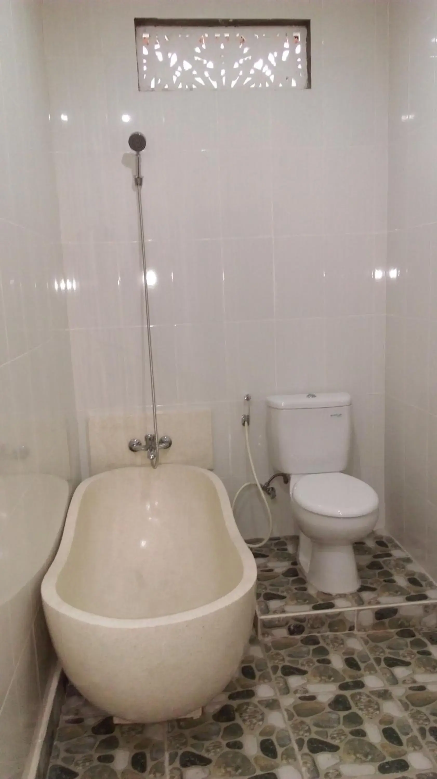 Bathroom in Praety Home Stay