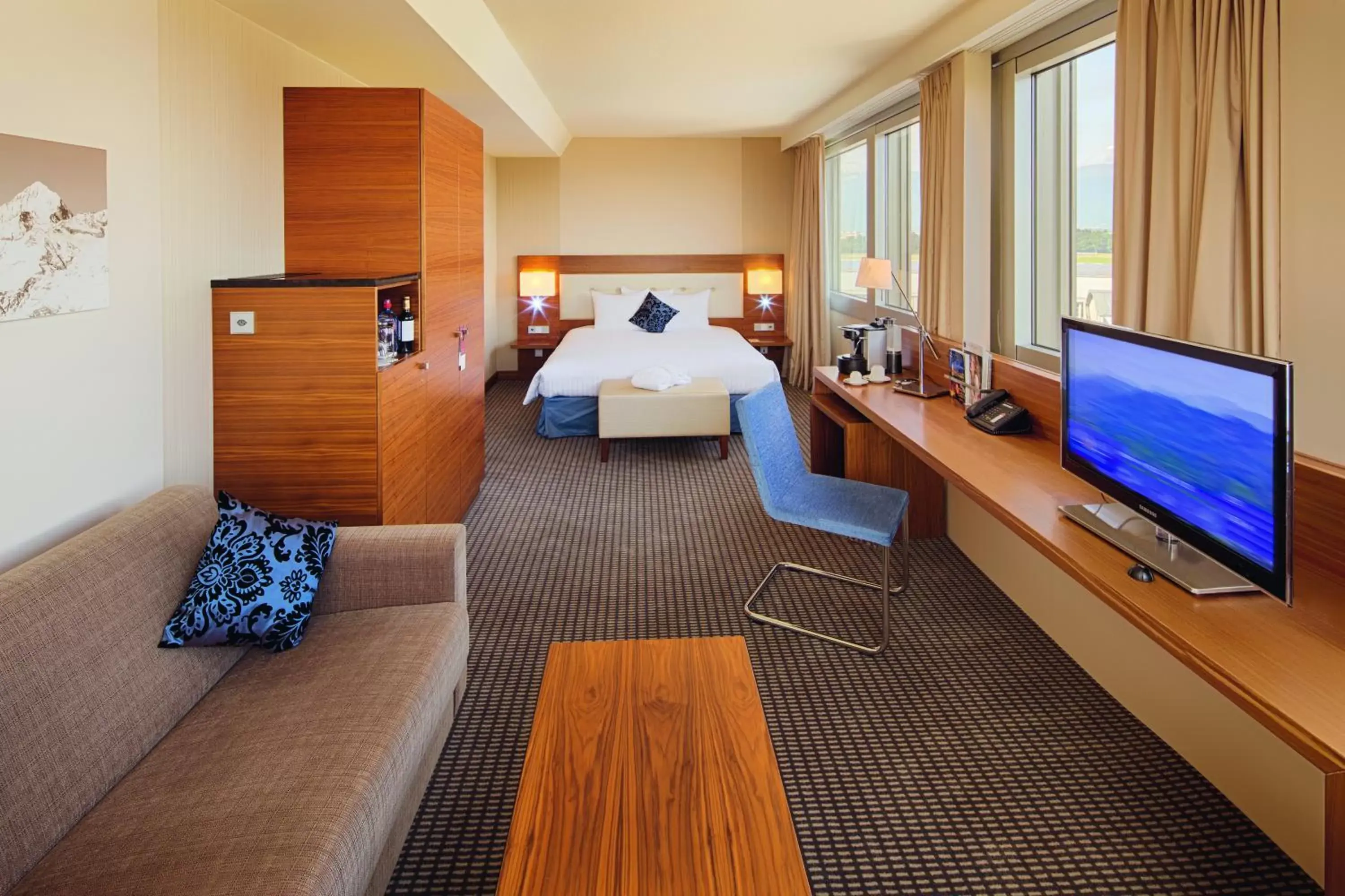 Bed in Moevenpick Hotel And Casino Geneva