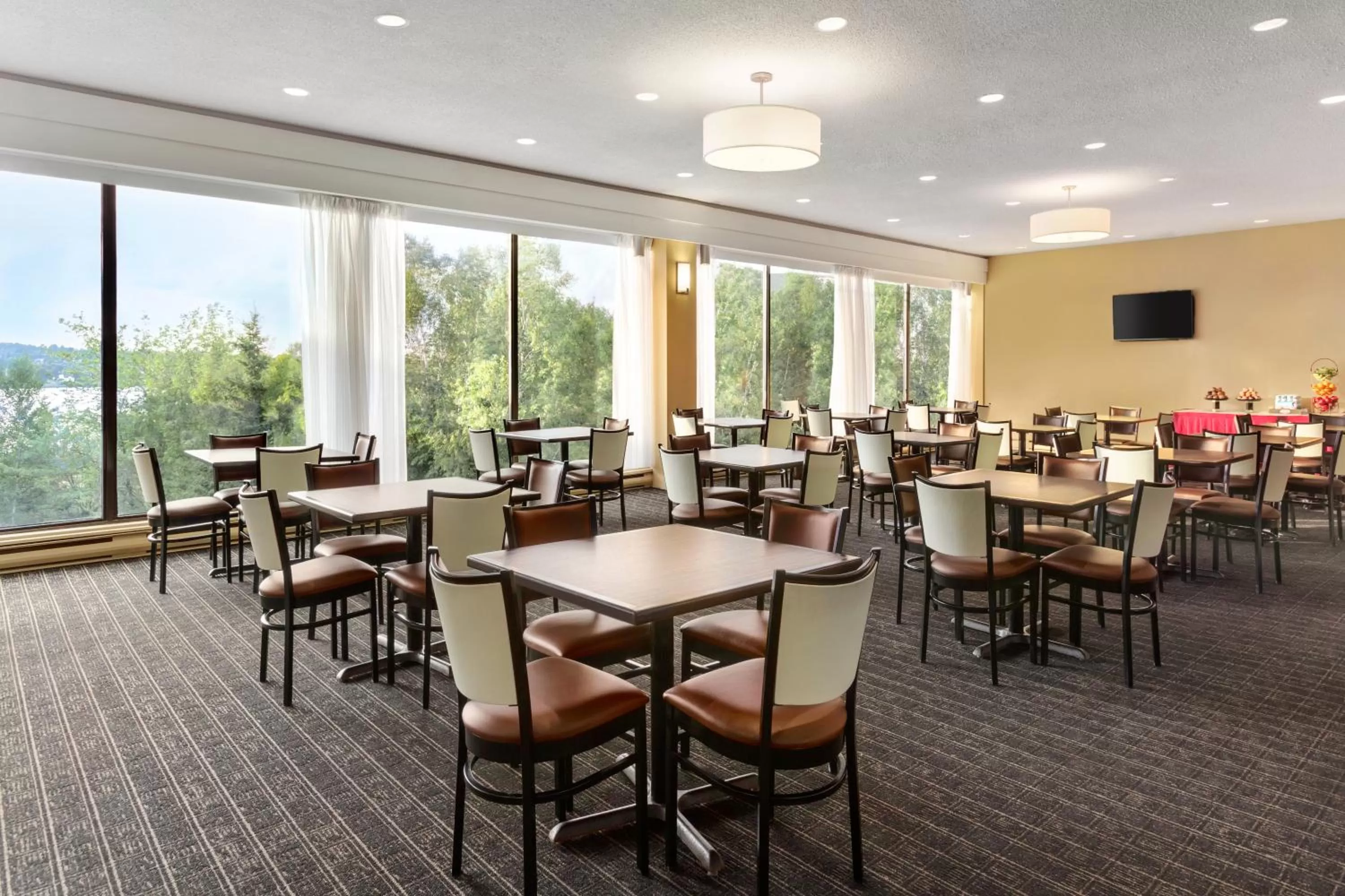 Buffet breakfast in Travelodge by Wyndham Sydney