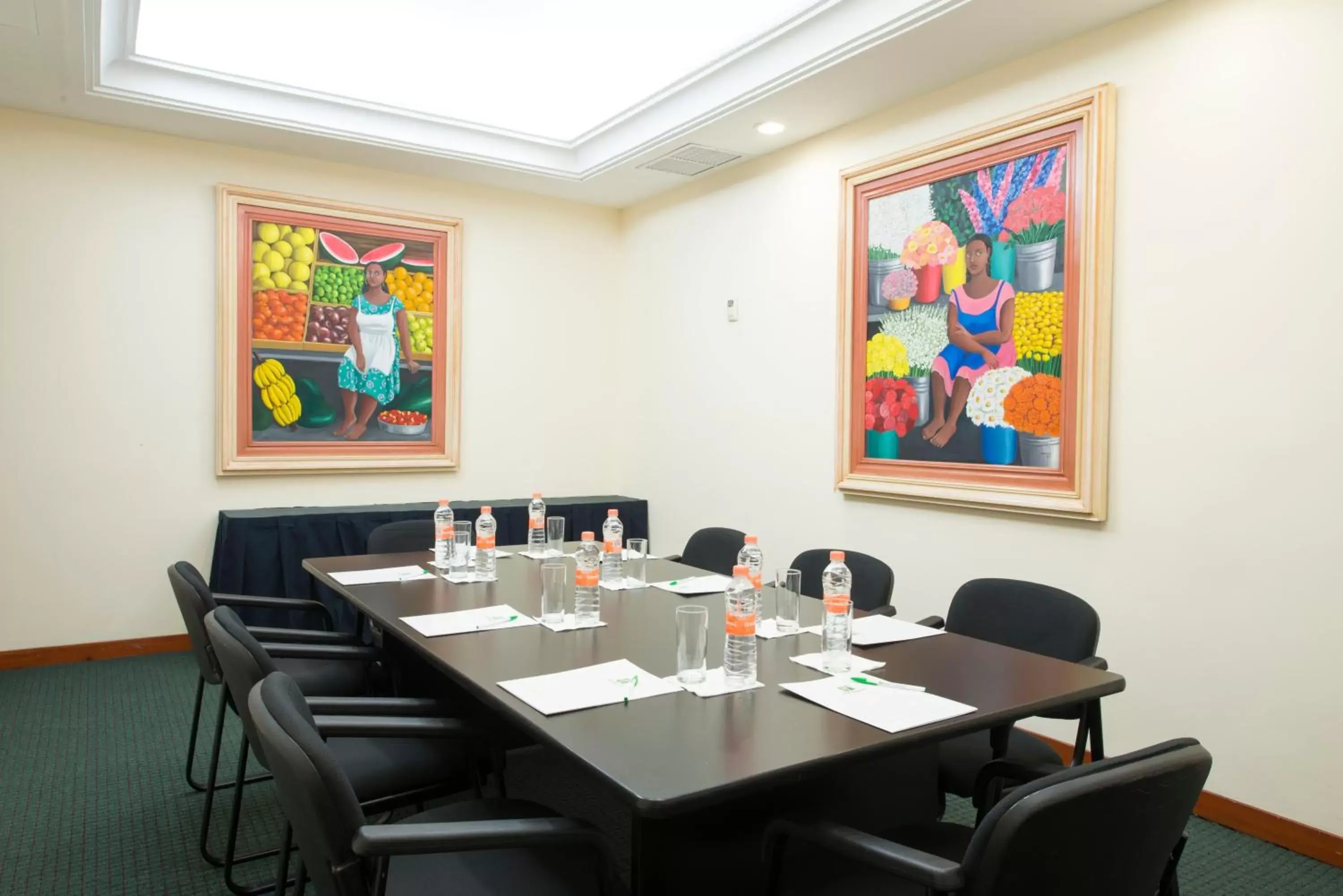 Meeting/conference room in Holiday Inn Merida, an IHG Hotel