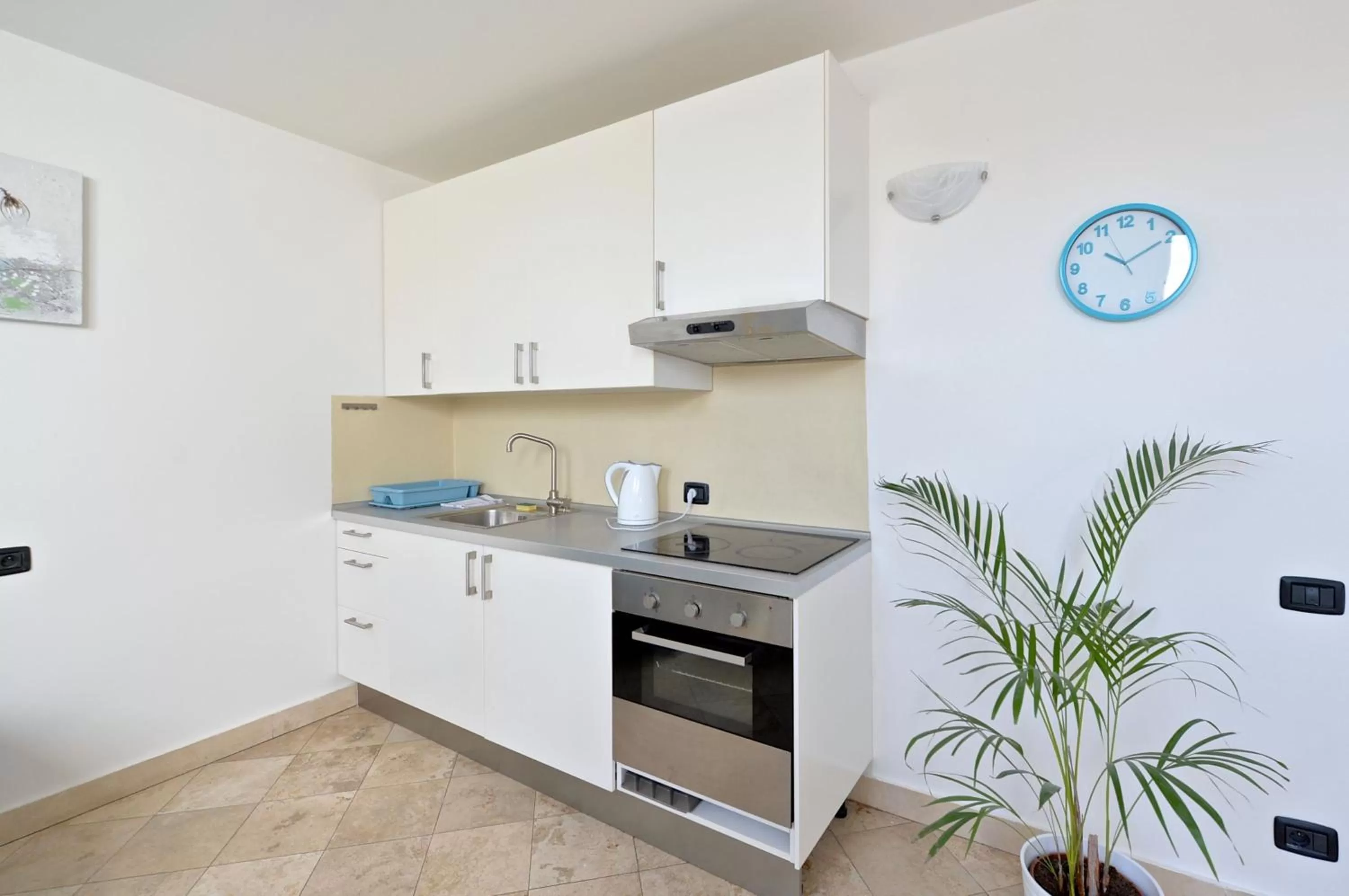 Kitchen or kitchenette, Kitchen/Kitchenette in Legerova 33 Apartments