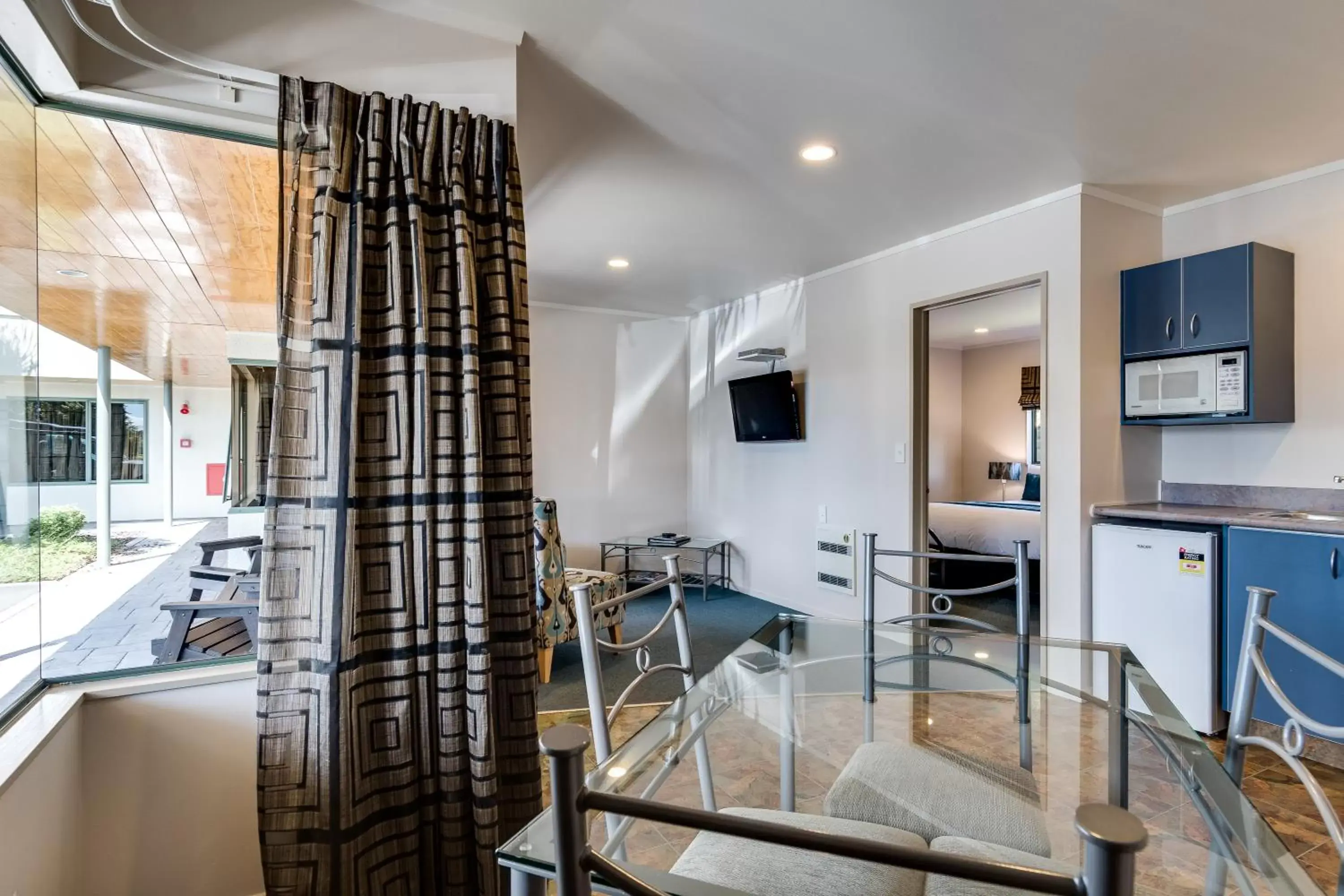 Executive One-Bedroom Suite in Portmans Motor Lodge Executive One-Bedroom Suite in Portmans Motor Lodge