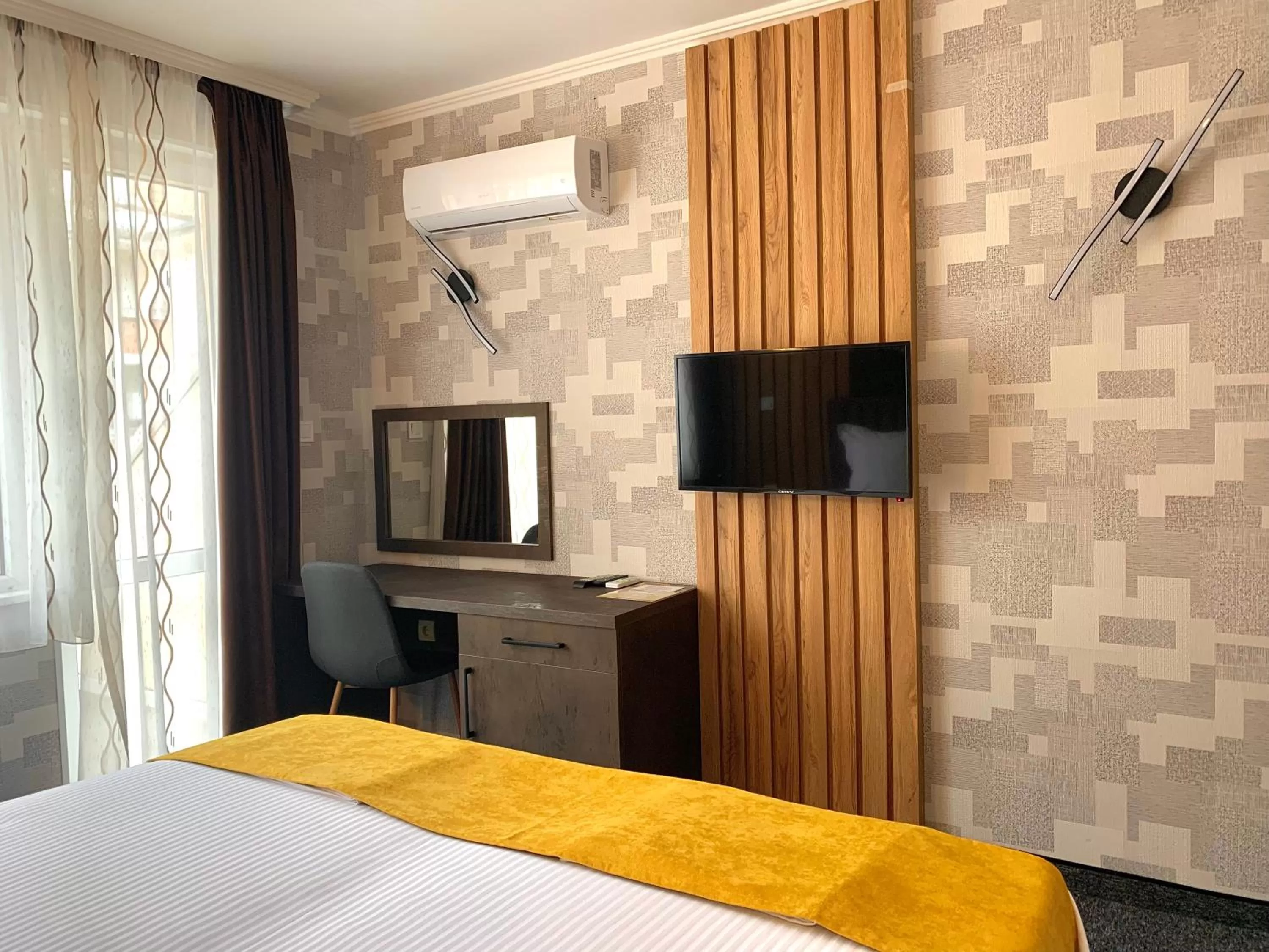 Photo of the whole room, Bed in Hotel Trayana