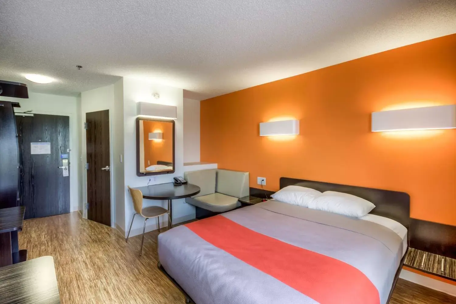 Photo of the whole room in Motel 6-Headingley, MB - Winnipeg West