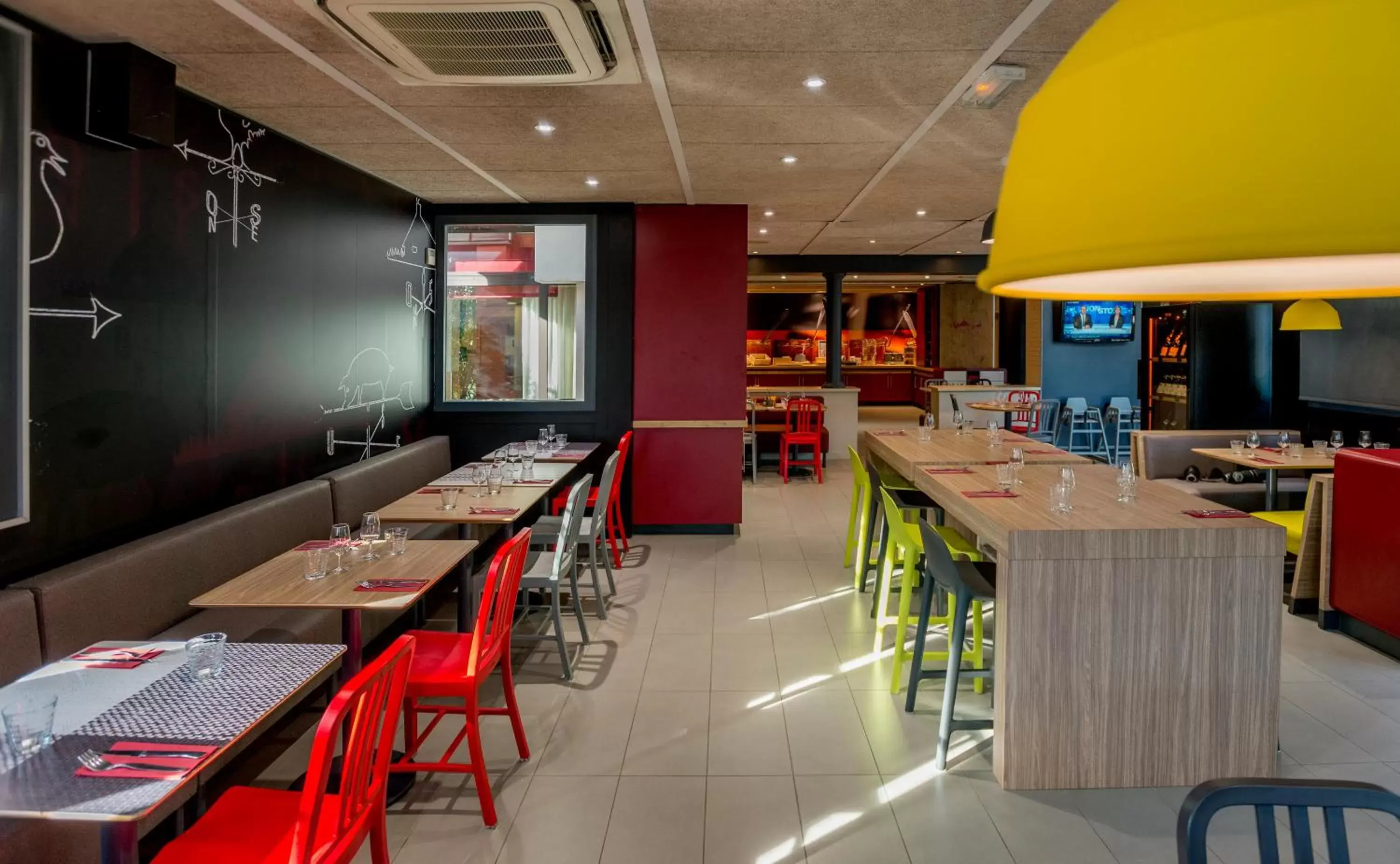 Restaurant/Places to Eat in ibis Toulouse Aeroport