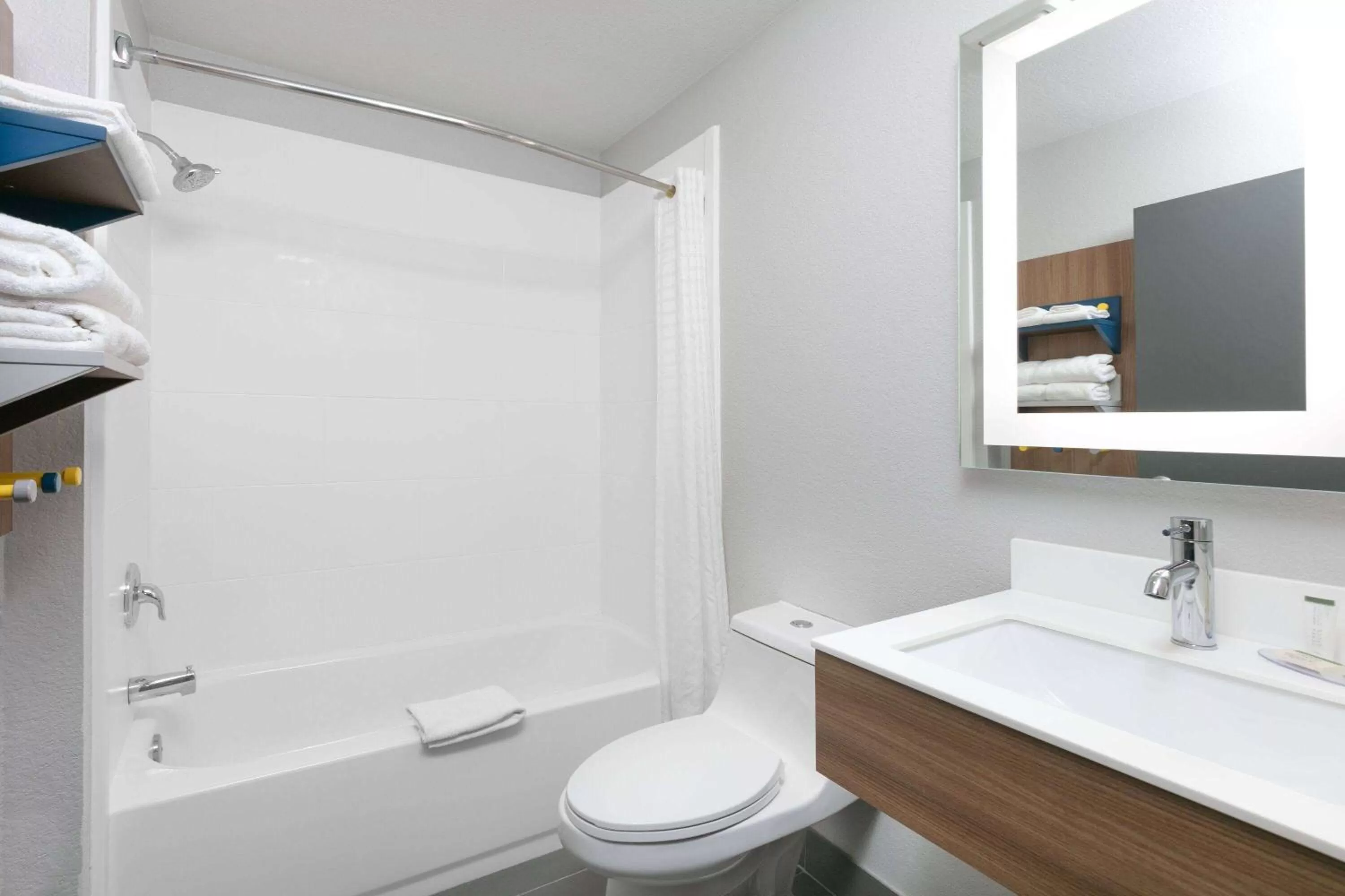 TV and multimedia in Microtel Inn by Wyndham Beckley