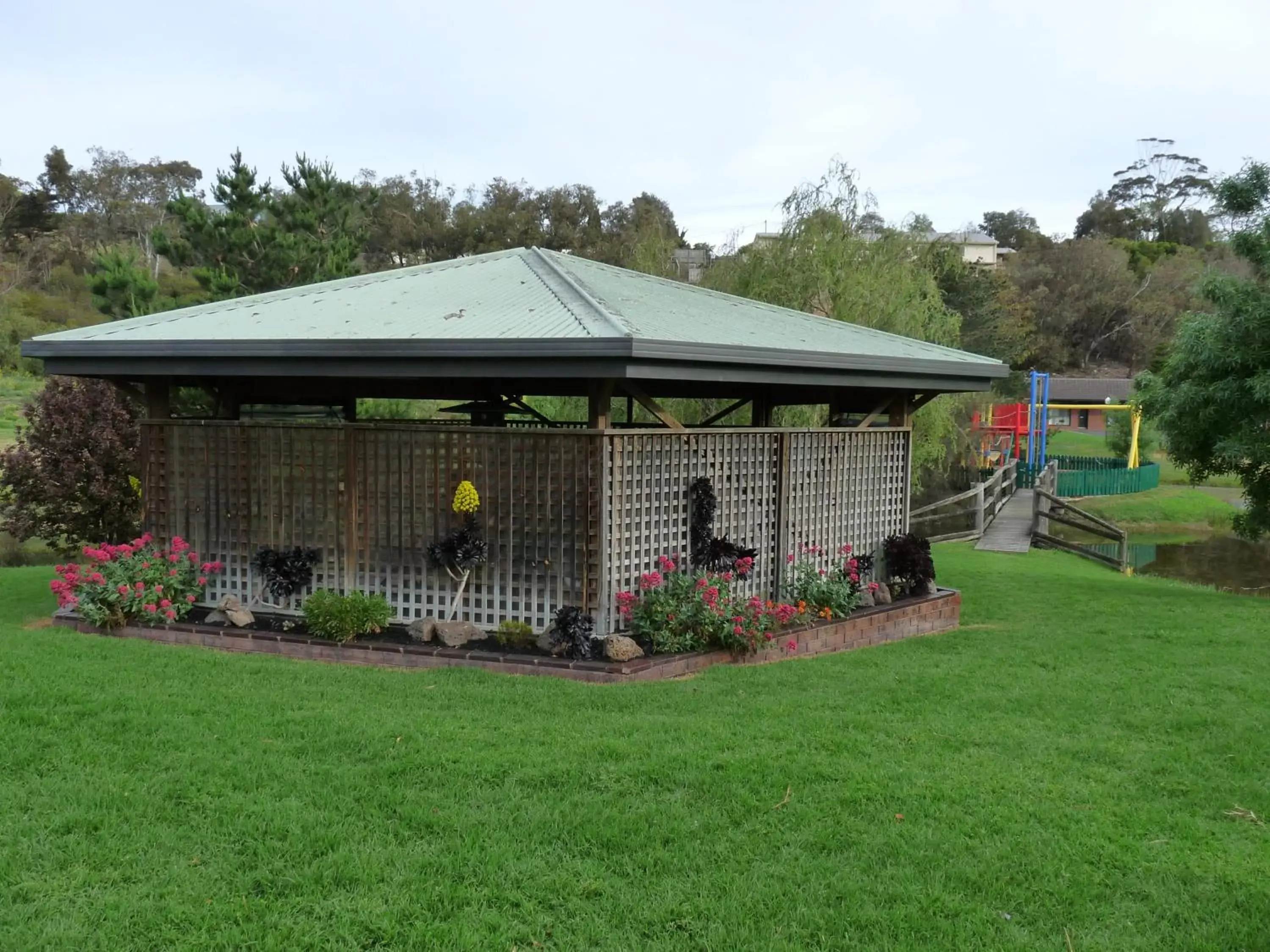 BBQ facilities in Barwon Valley Lodge BBQ facilities in Barwon Valley Lodge
