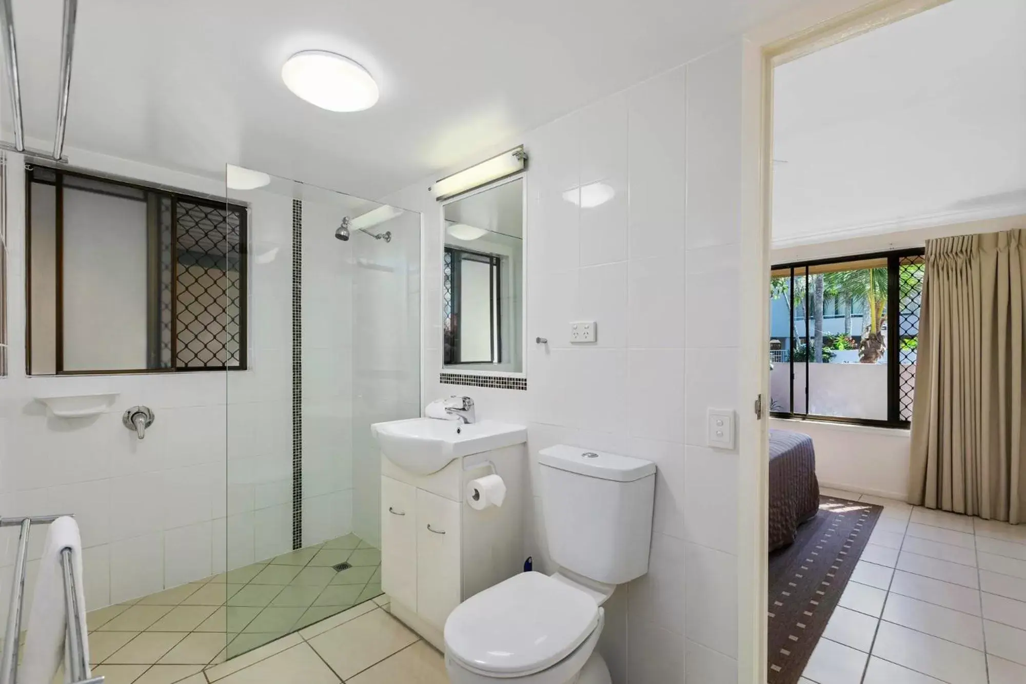 Bathroom in Wolngarin Holiday Resort Noosa