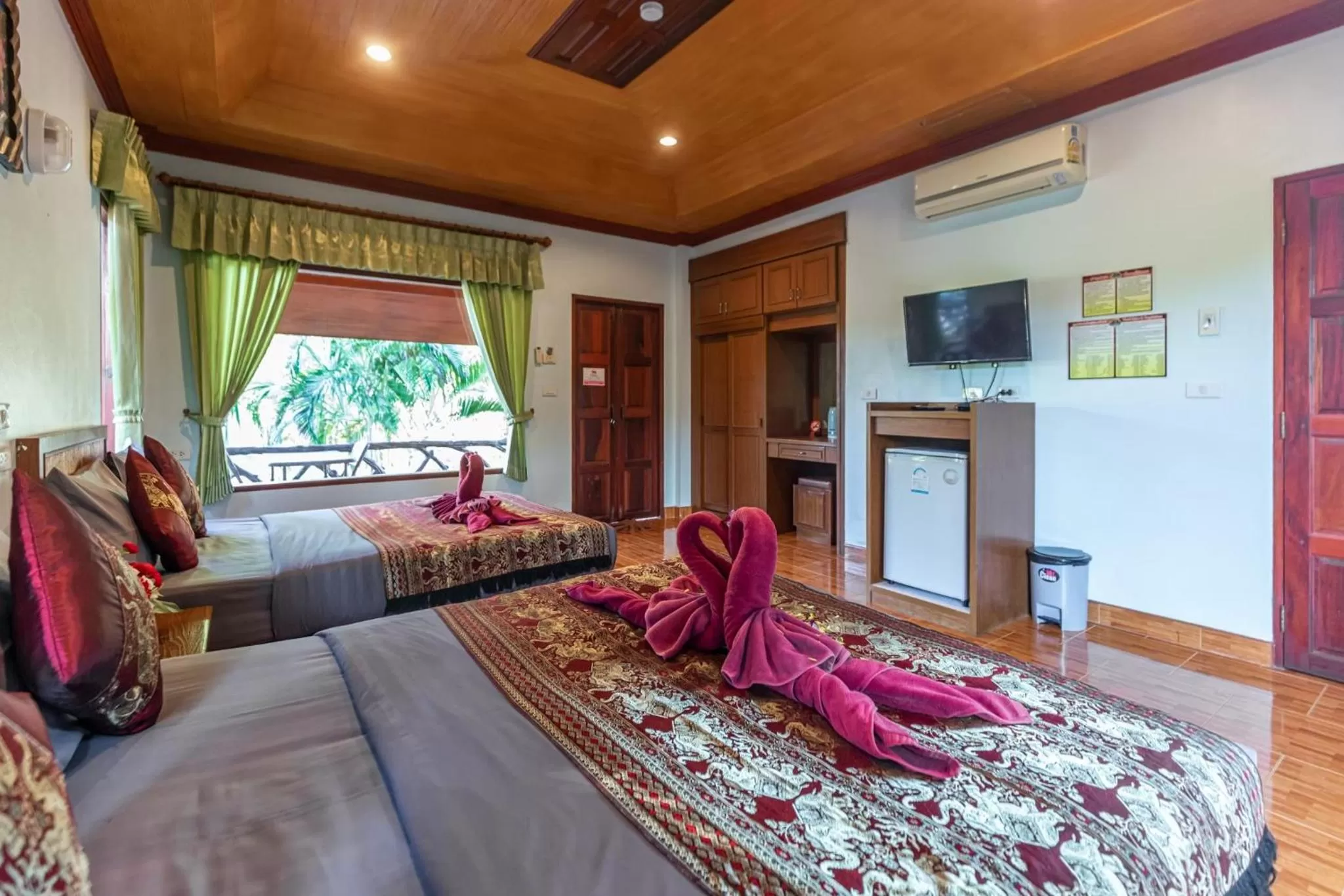 Bed in Khaosok Rainforest Resort