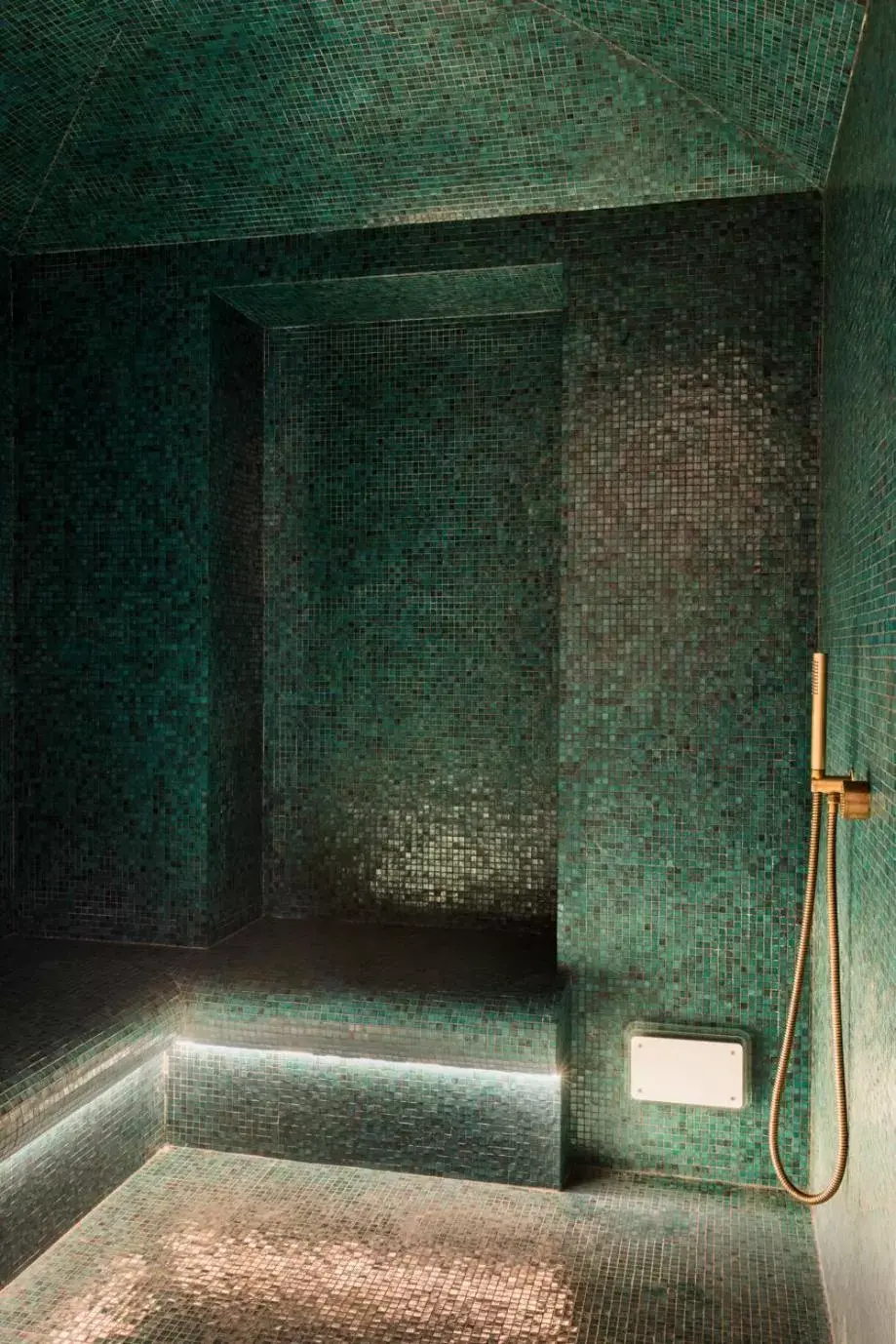 Steam room, Spa/Wellness in Grand Powers Hotel