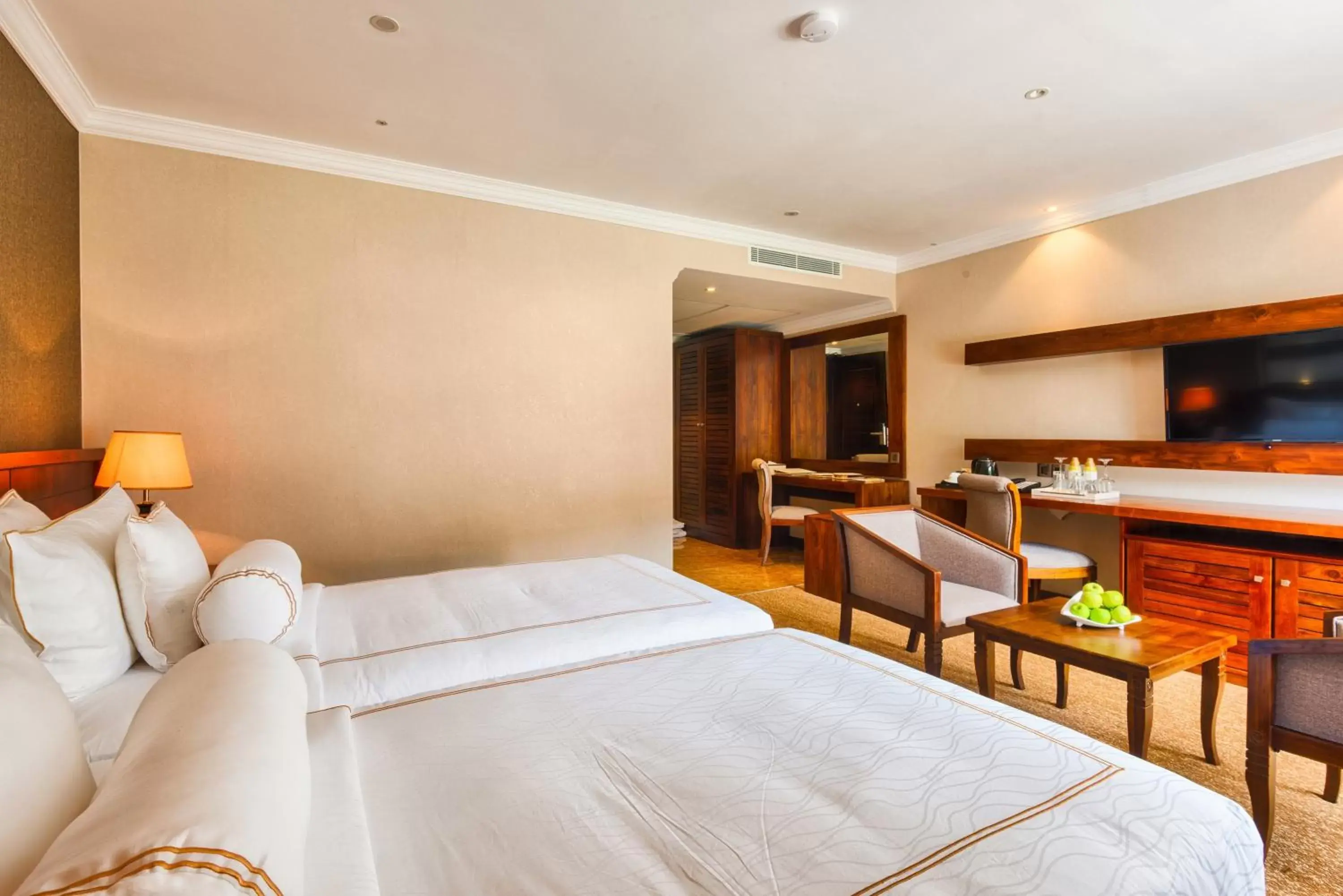 Bedroom, Bed in The Golden Crown Hotel