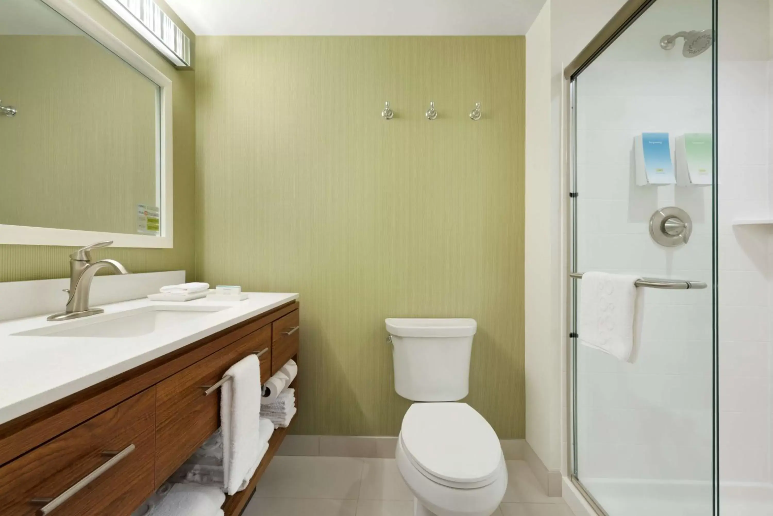 Bathroom in Home2 Suites By Hilton Middleburg Heights Cleveland