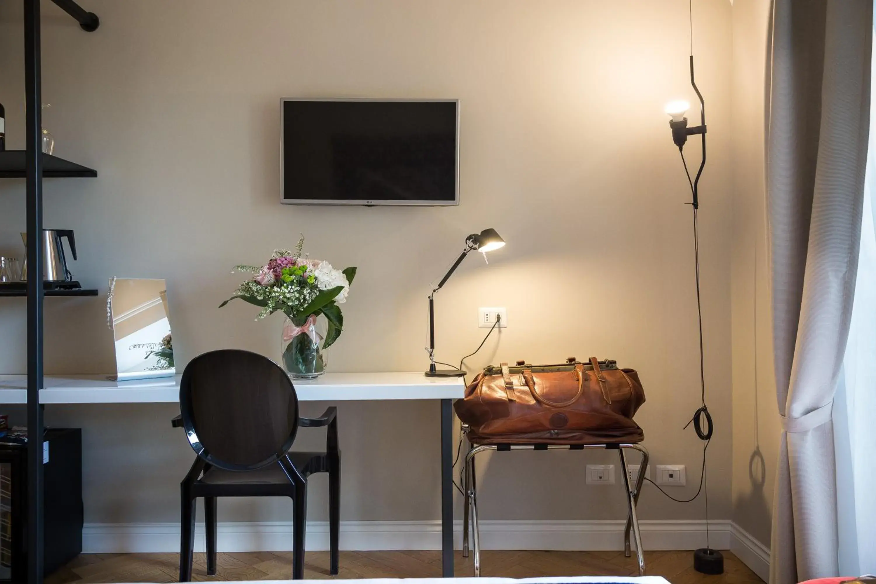 Seating area, TV/Entertainment Center in Palazzo Baj in Trastevere