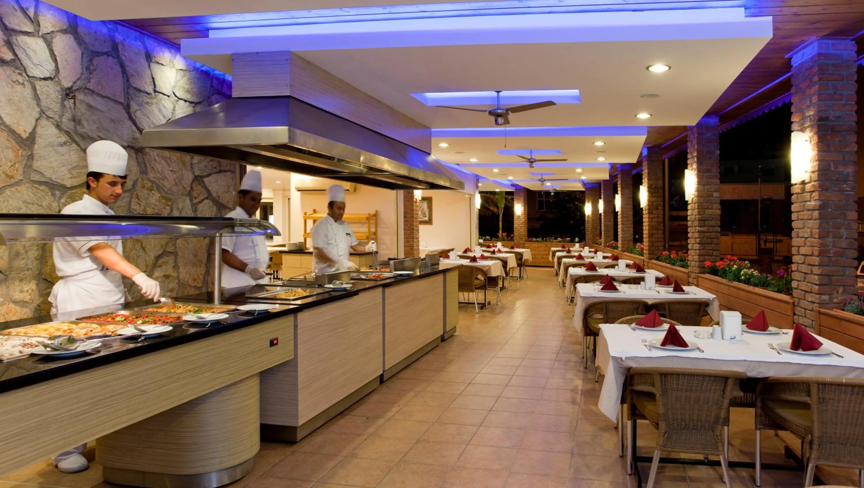 Restaurant/places to eat in Remi Hotel