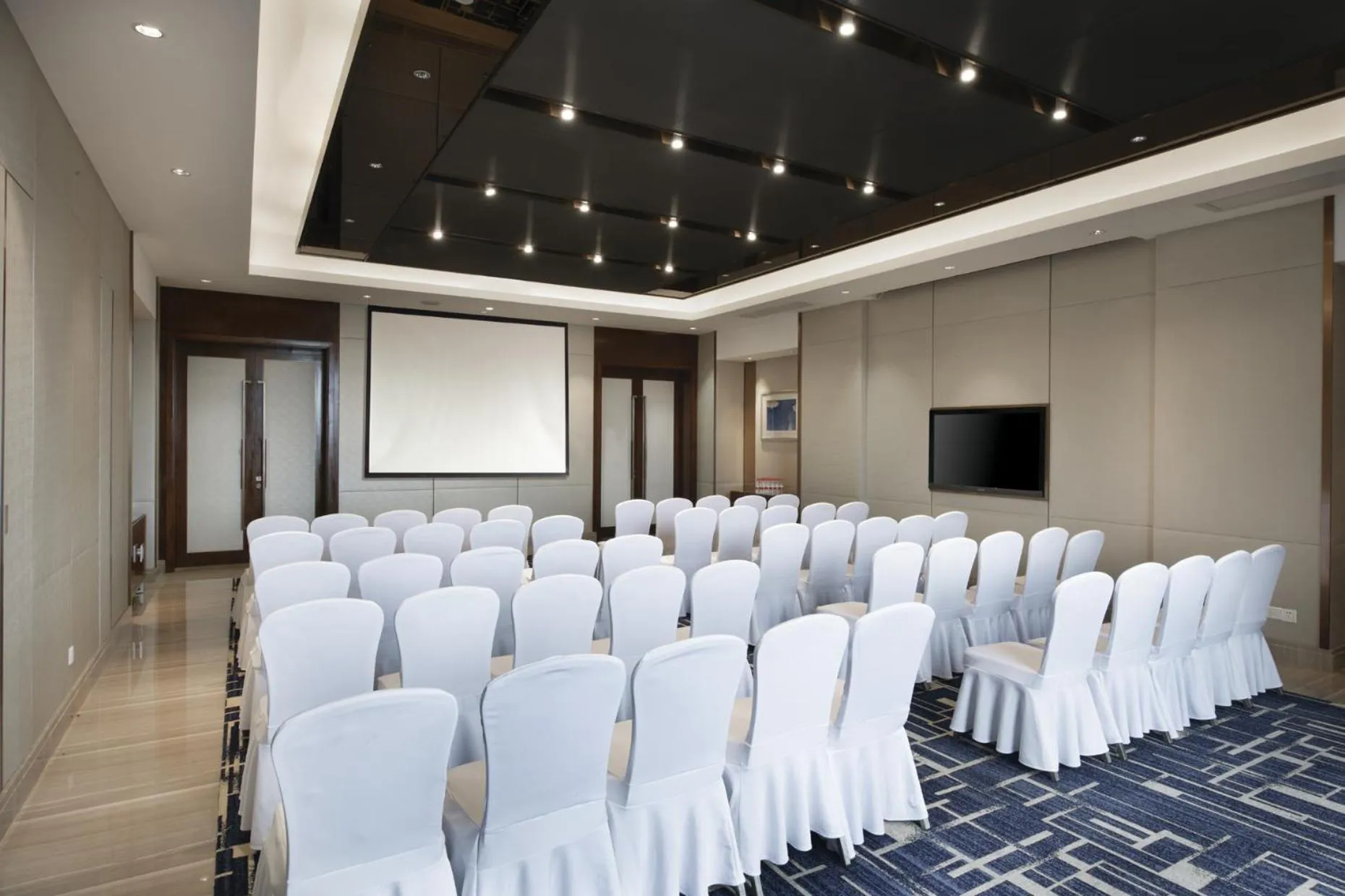 Meeting/conference room in Crowne Plaza Nanchang Riverside, an IHG Hotel
