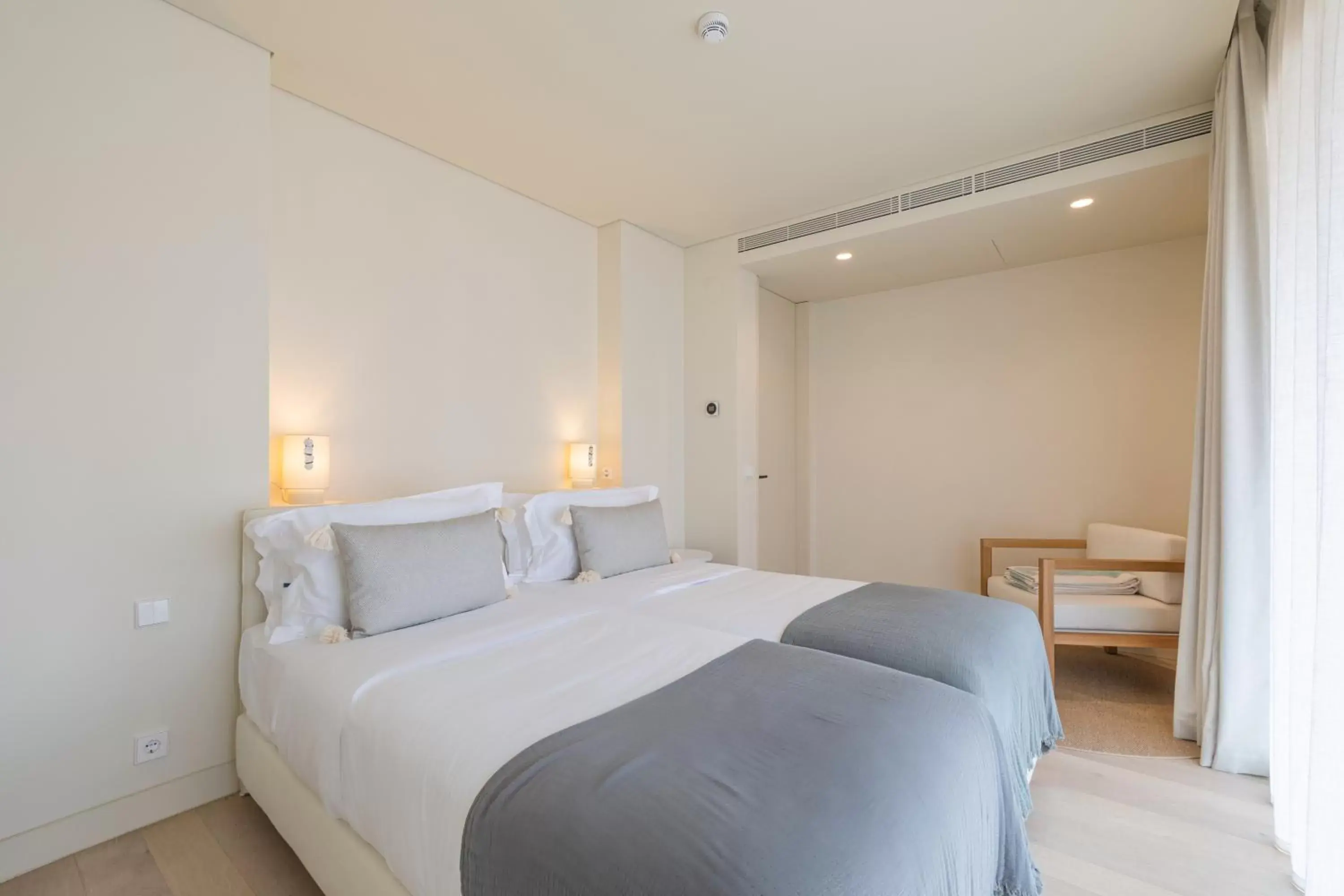 Bed in White Shell Beach Villas Bed in White Shell Beach Villas