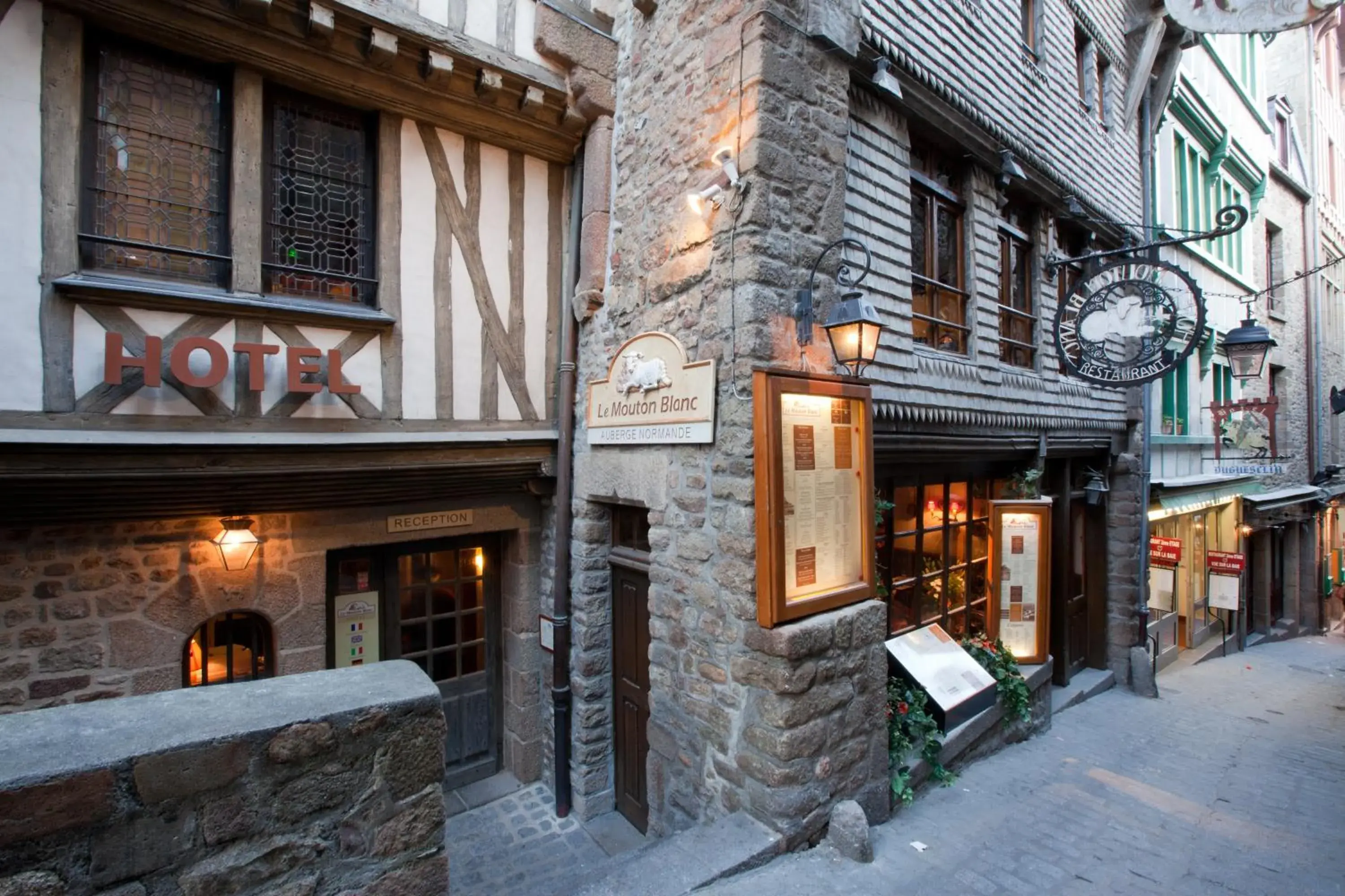 Facade/entrance, Winter in Le Mouton Blanc