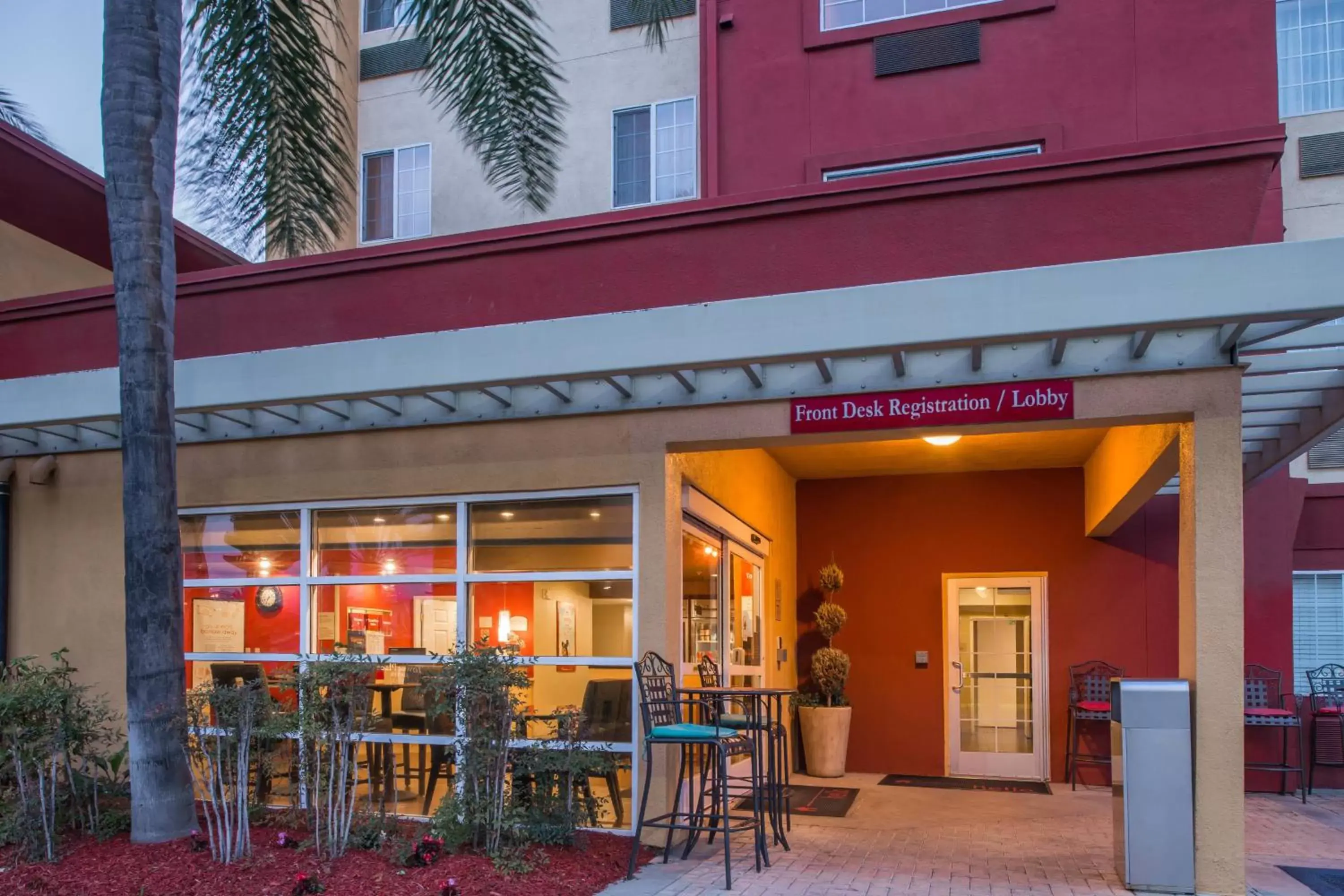 Property building in TownePlace Suites by Marriott Anaheim Maingate Near Angel Stadium