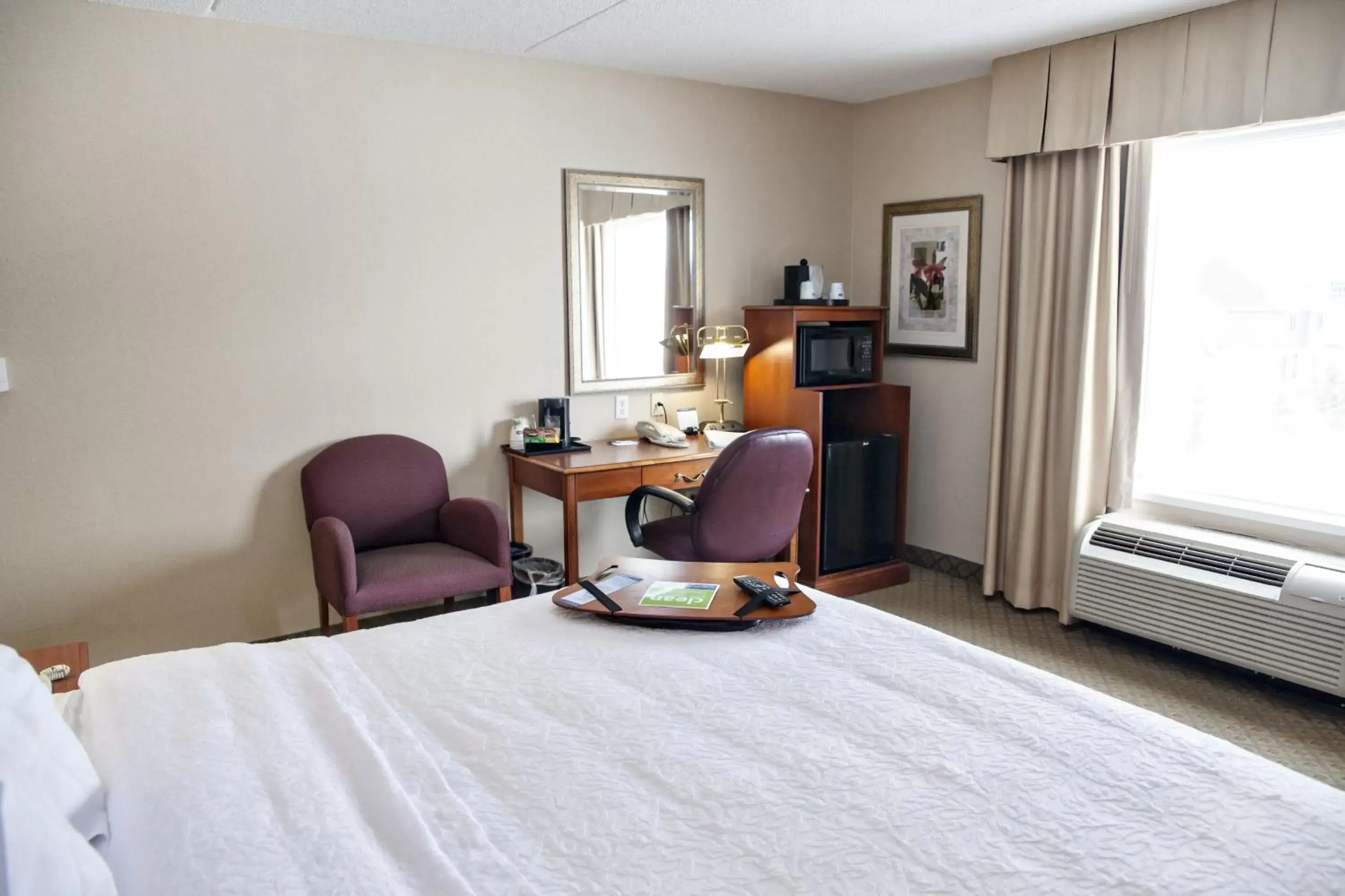 Photo of the whole room, Bed in Kitchener Inn & Suites