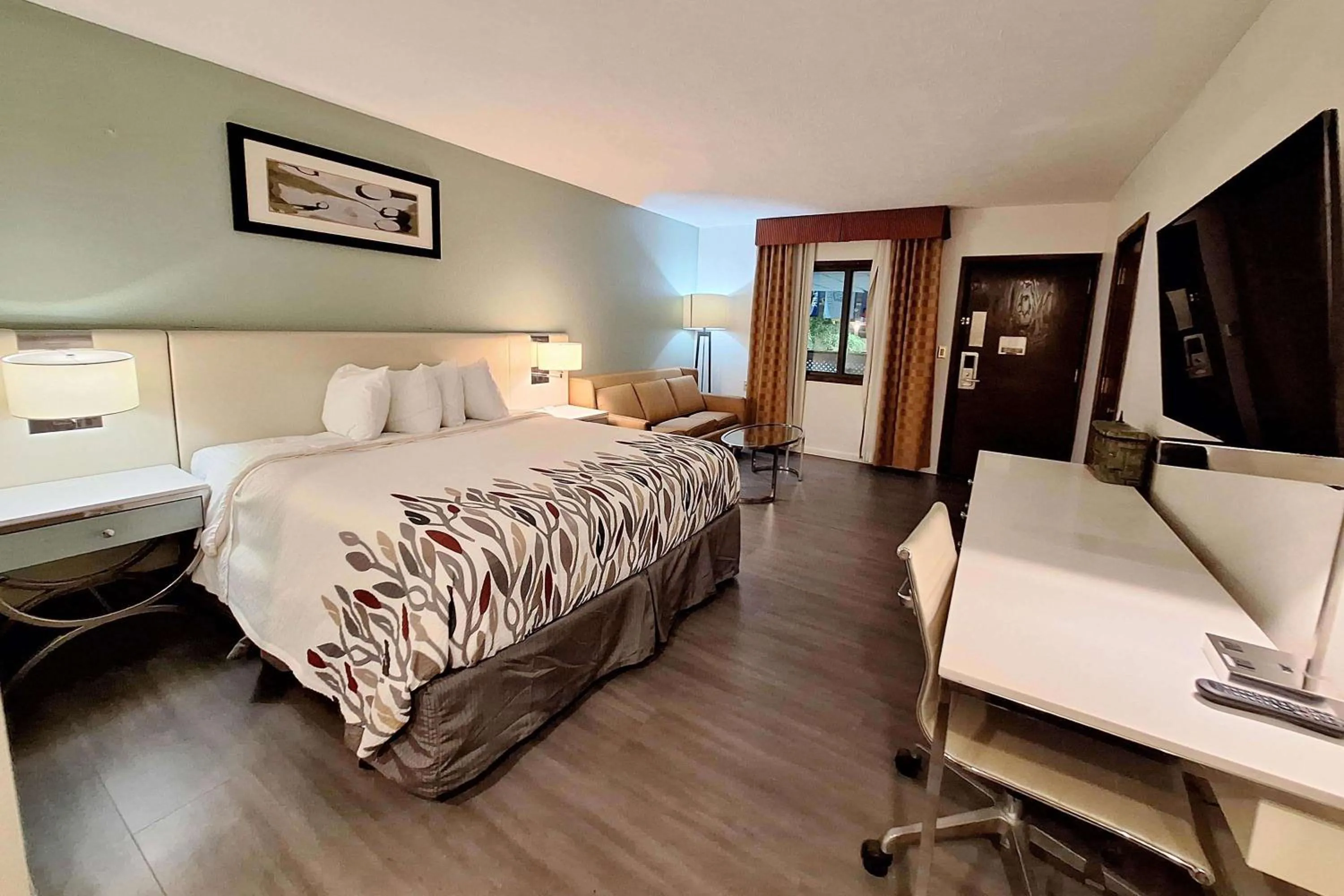 TV and multimedia, Bed in Travelodge by Wyndham Indianapolis Speedway