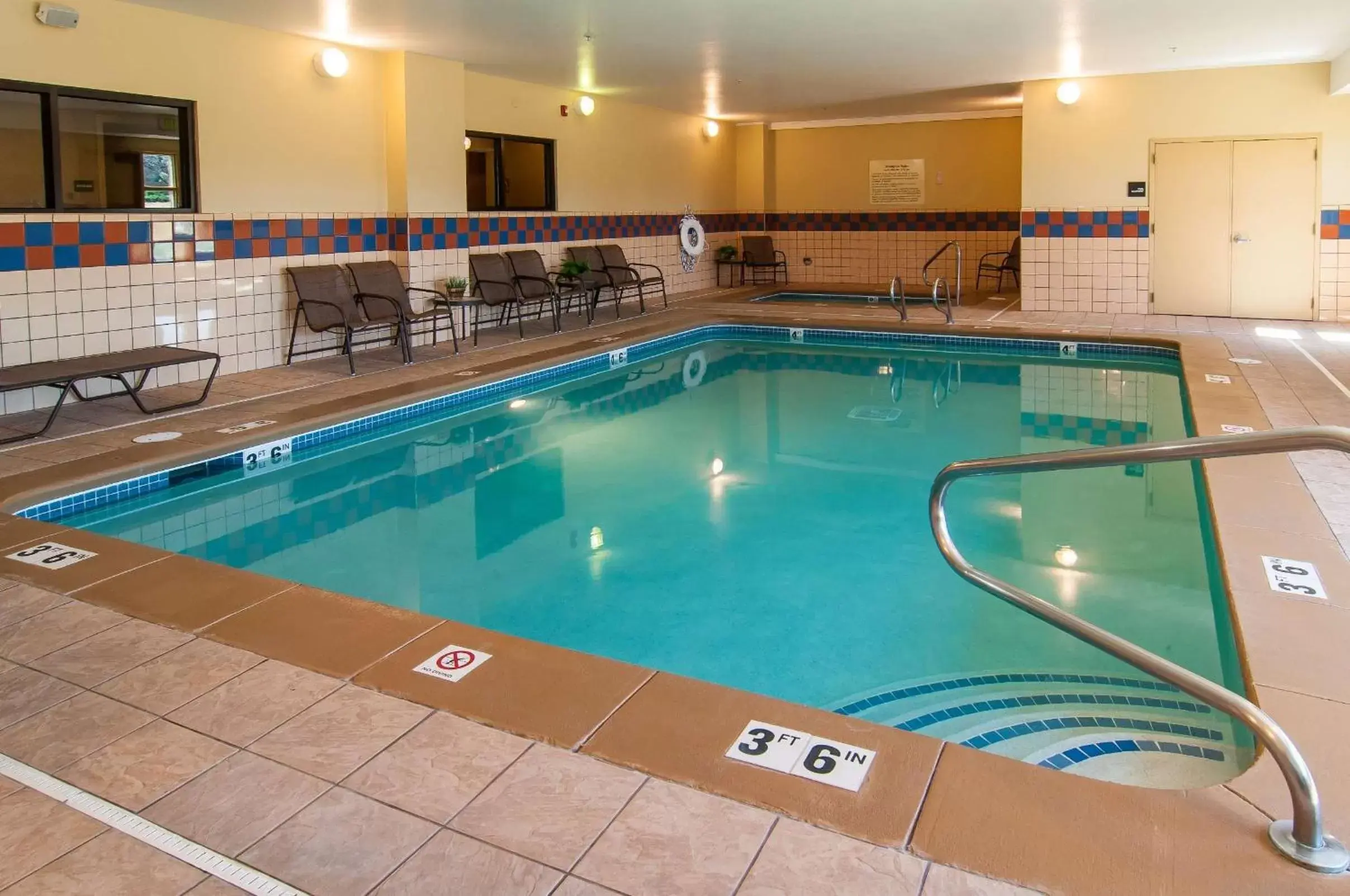 Pool view, Swimming Pool in Hampton Inn Boise - Airport