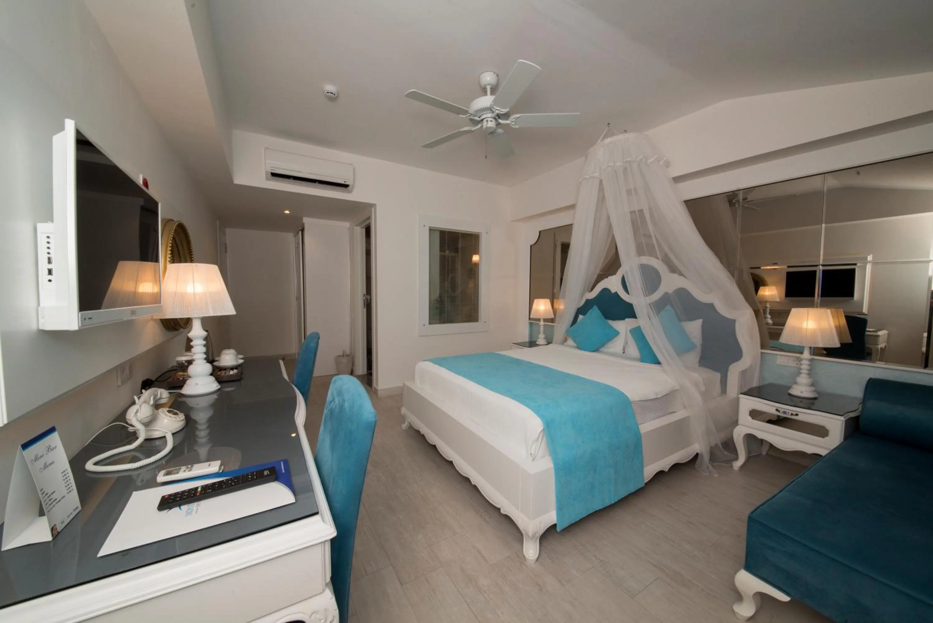 Photo of the whole room in Montebello Deluxe Hotel