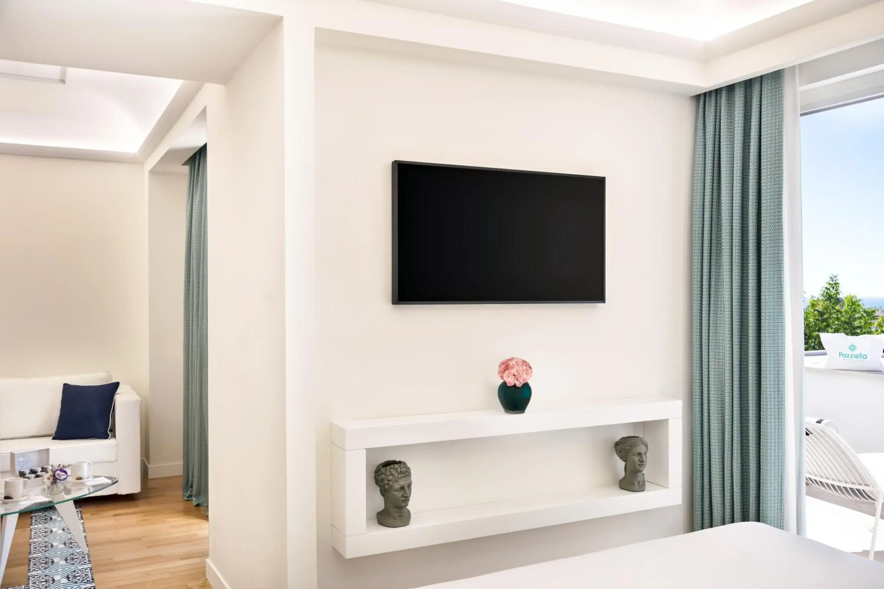 Bedroom, TV/Entertainment Center in A Pazziella